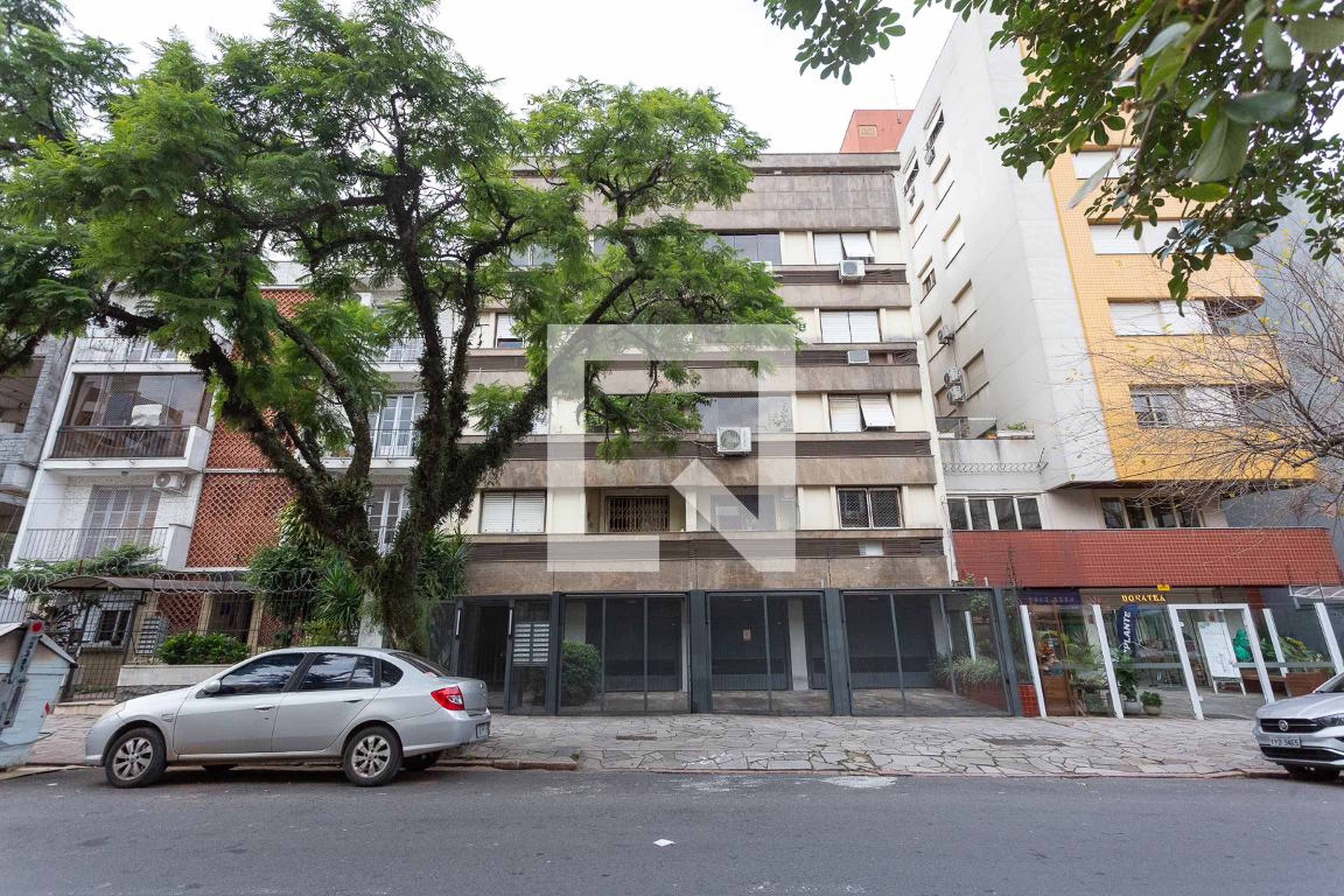 Fachada do prédio Condomínio em Rua Felipe Camarão, 326