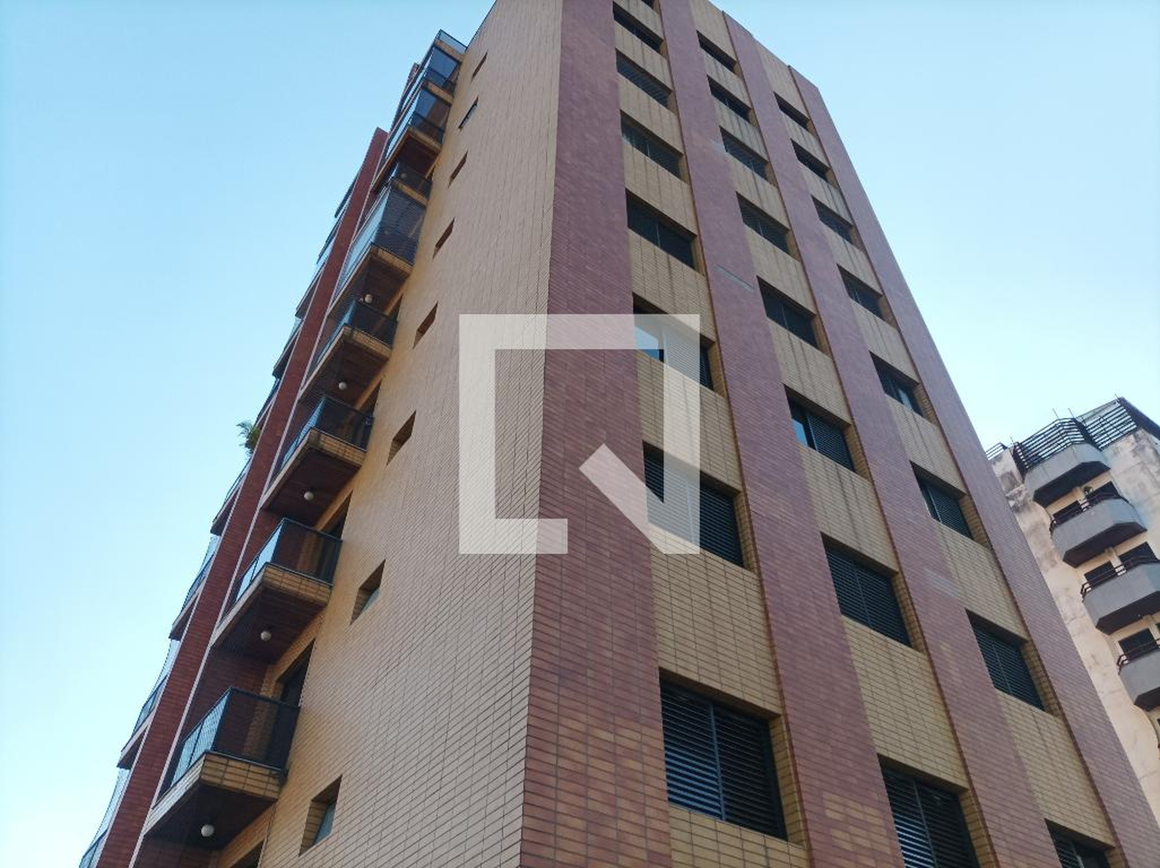 Fachada do Prédio Edifício Della Colina