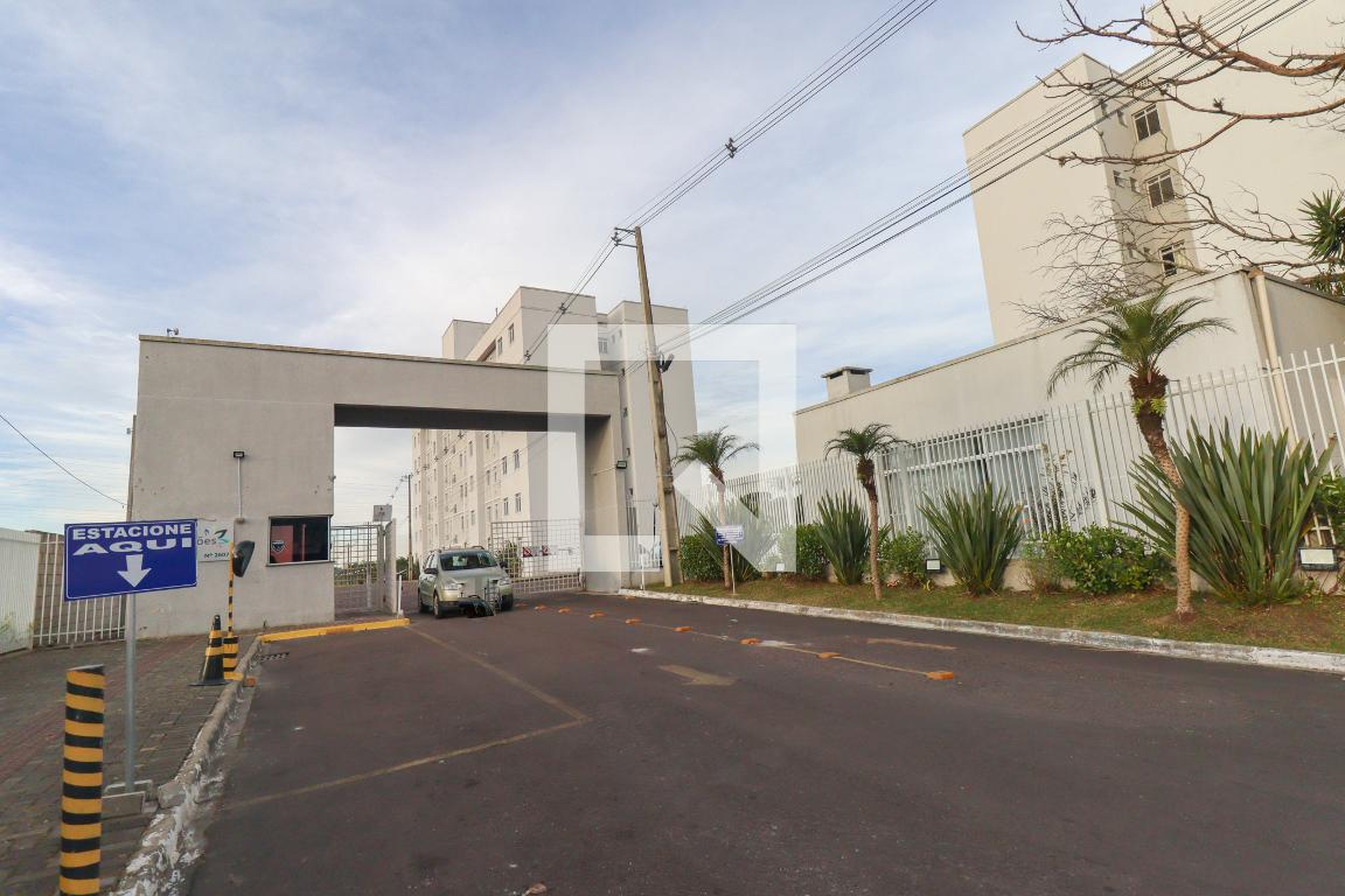 Fachada do Condomínio Condomínio em Rua Anneliese Gellert Krigsner, 1987