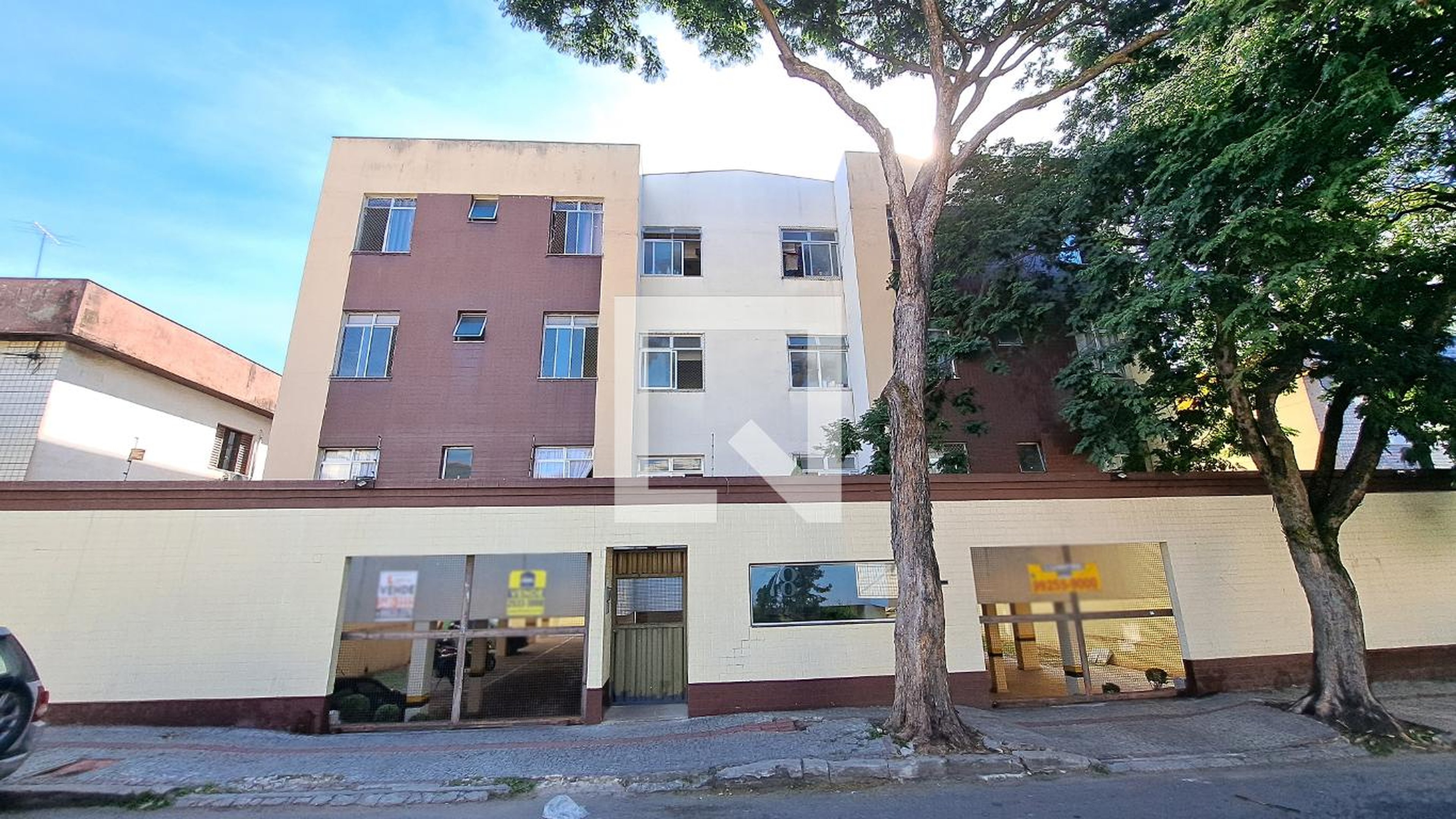 Fachada Condomínio em Rua Doutor João Miranda, 78