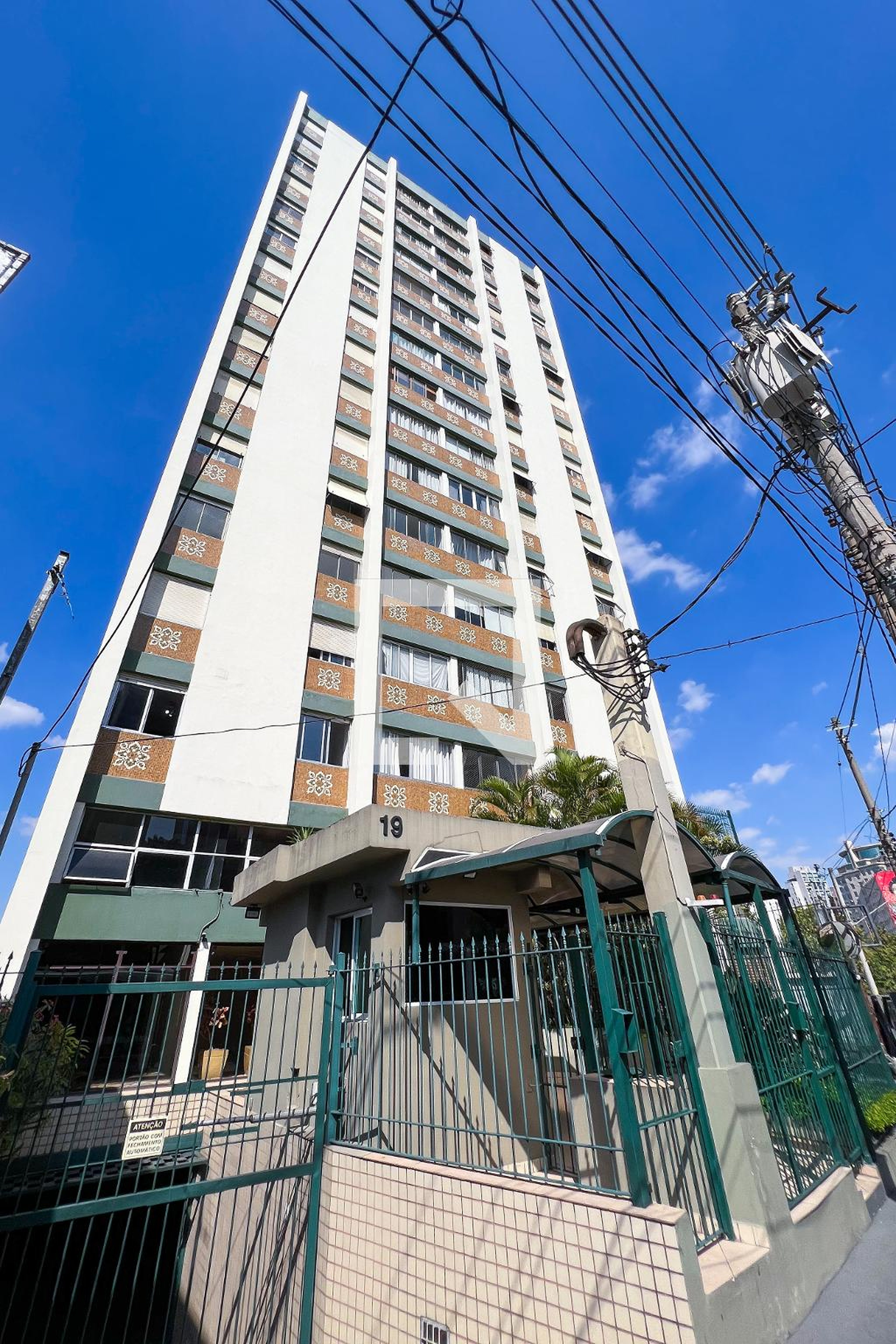 Fachada Edifício Arco-Iris