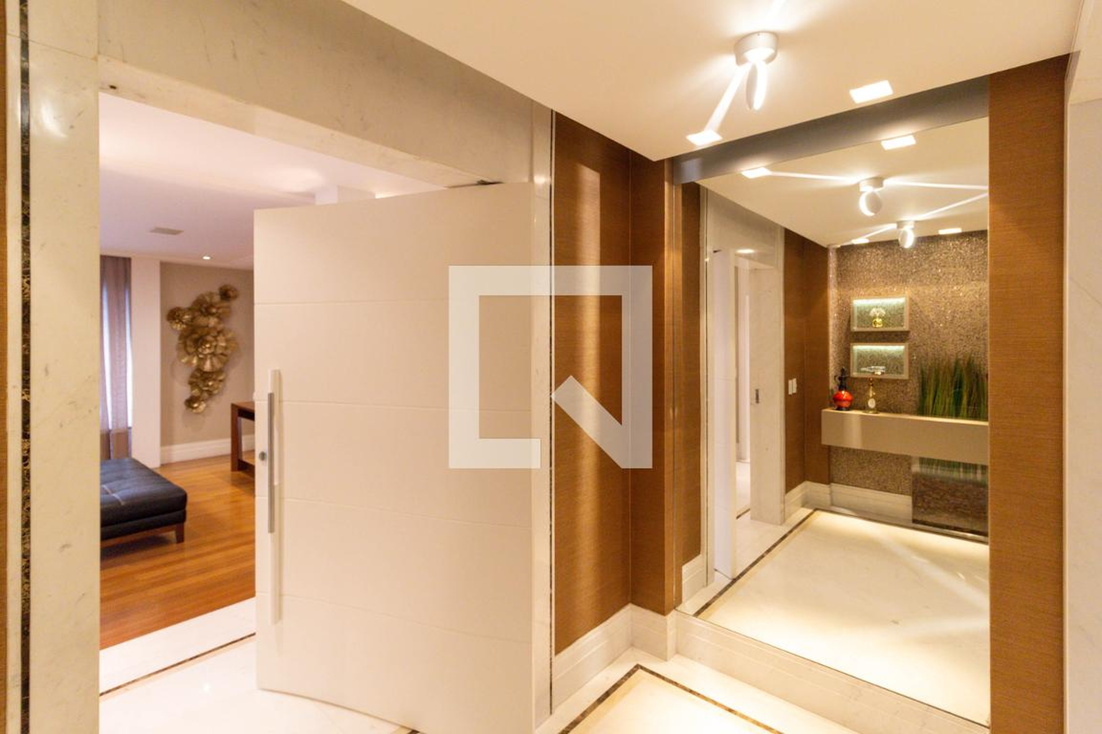 Hall social - Supreme