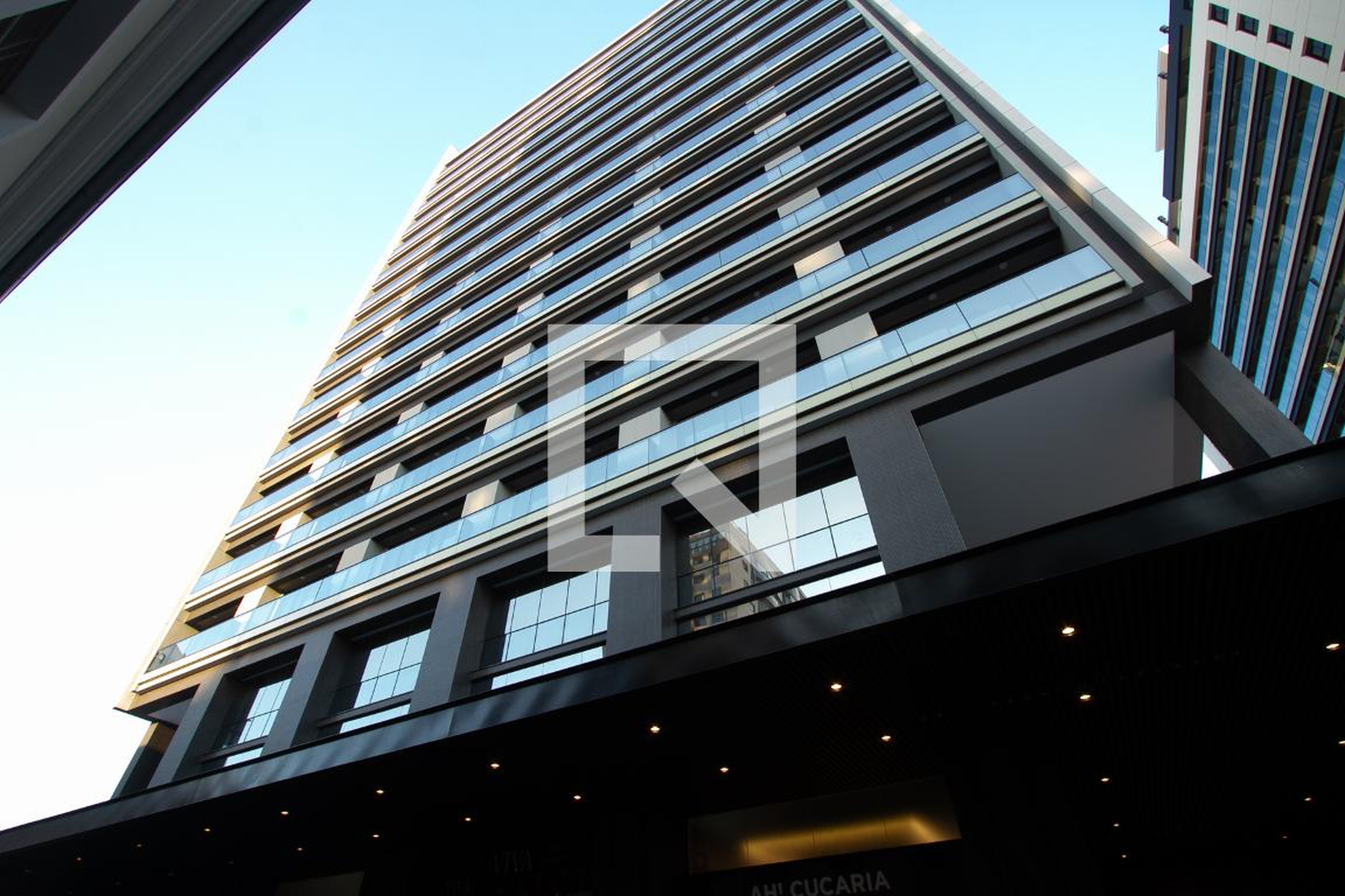 Fachada Condomínio em Rua Hoepcke, 168