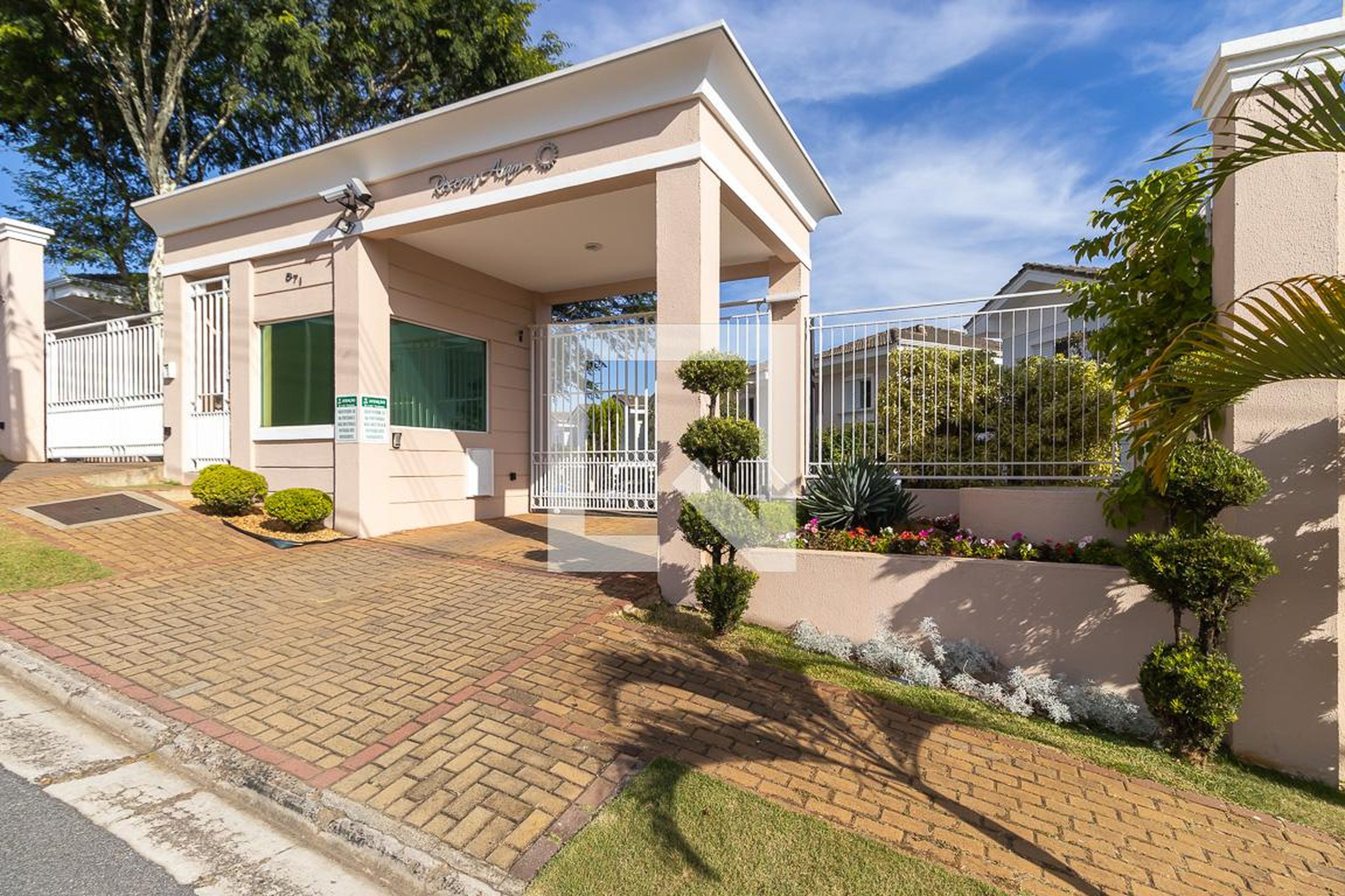 Fachada do Condomínio Condomínio Reserva Aram