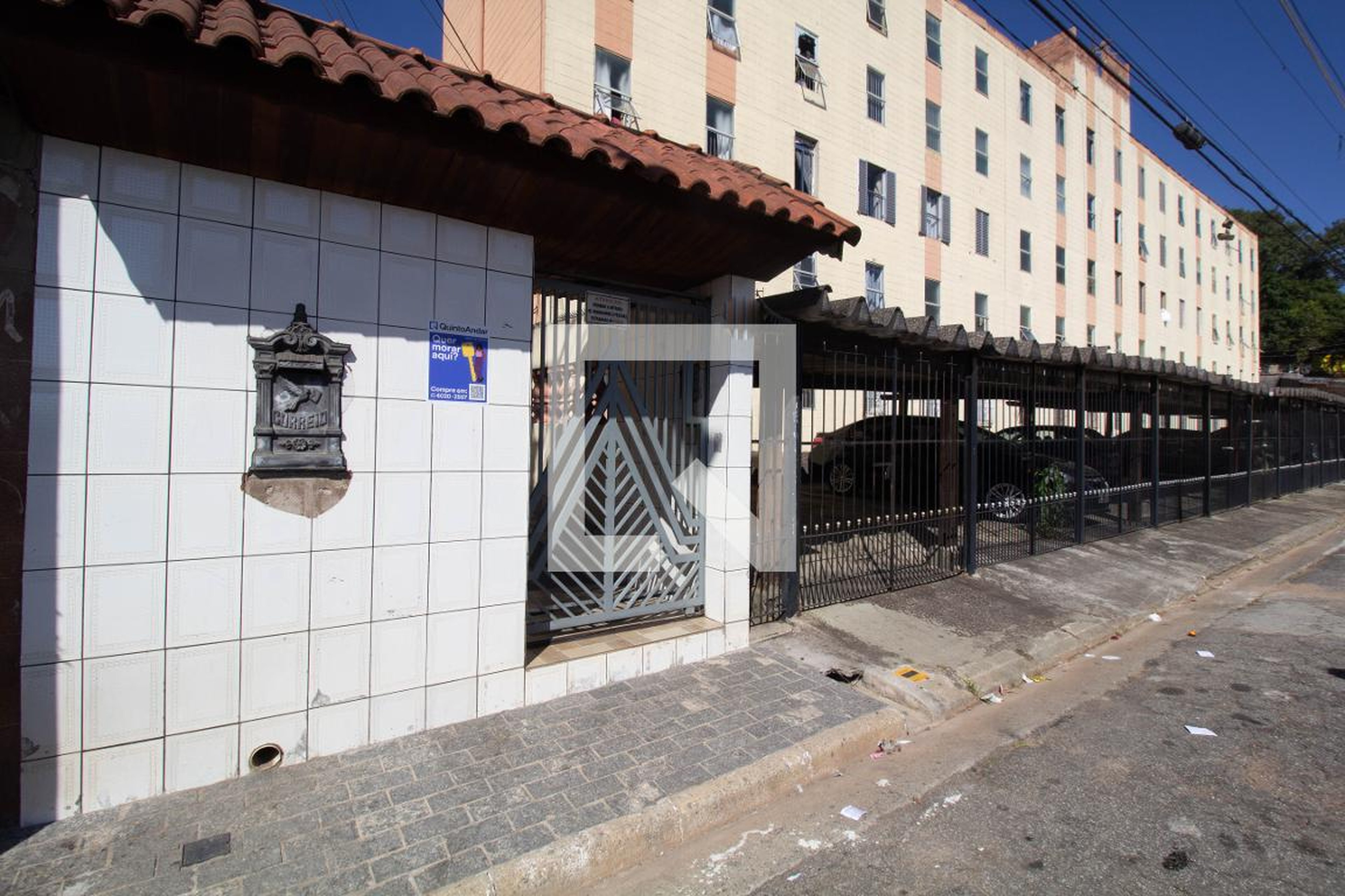 Fachada Condomínio em Rua Andréas Amon, 147