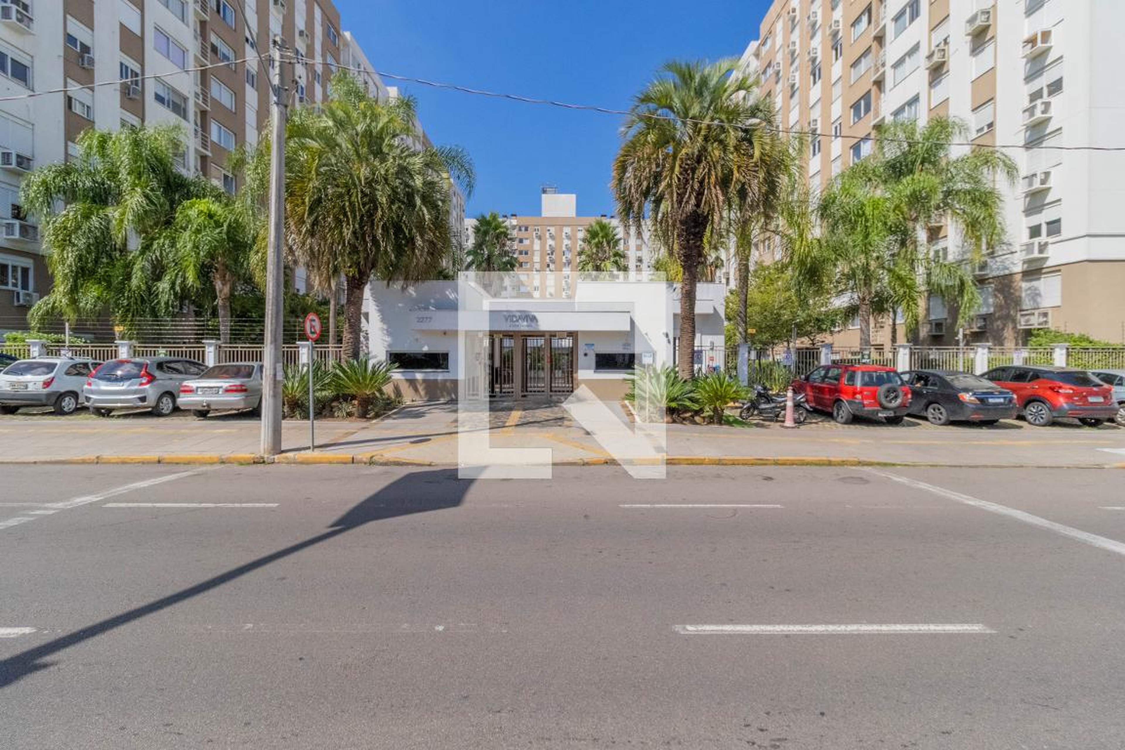 Fachada do condomínio Condomínio em Avenida Doutor Sezefredo Azambuja Vieira, 22