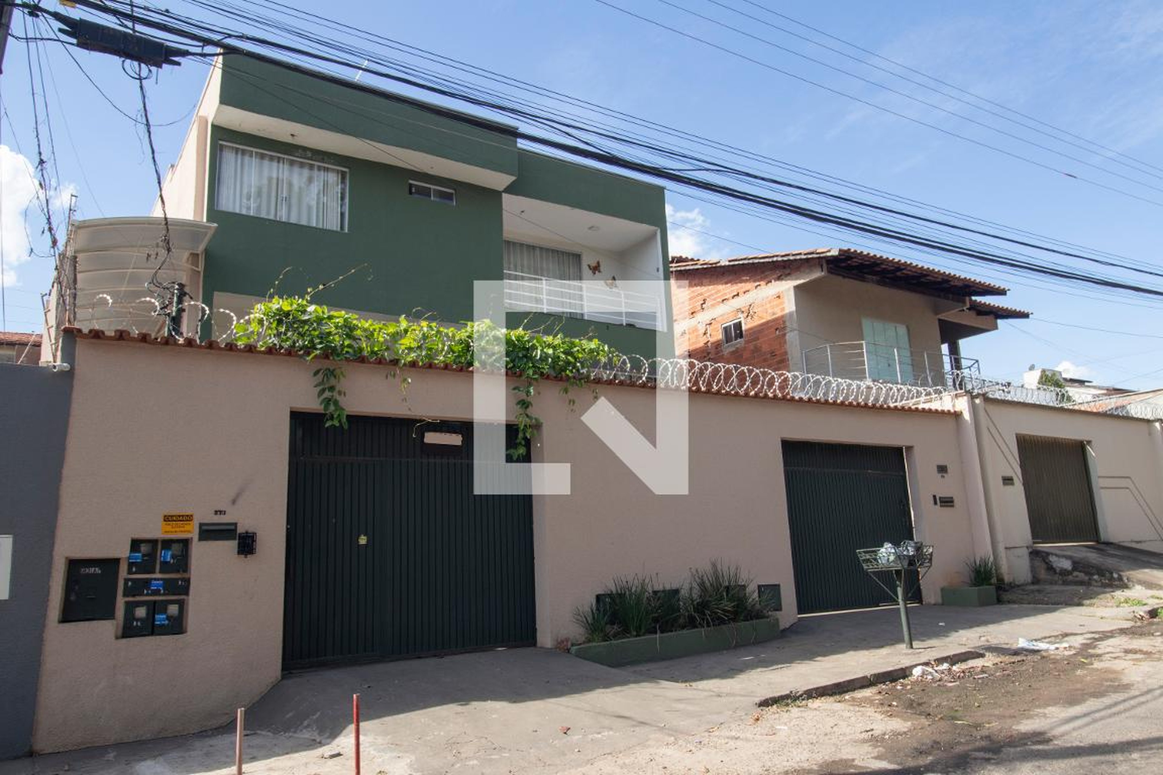 Fachada Condomínio em Rua Gioto, 273