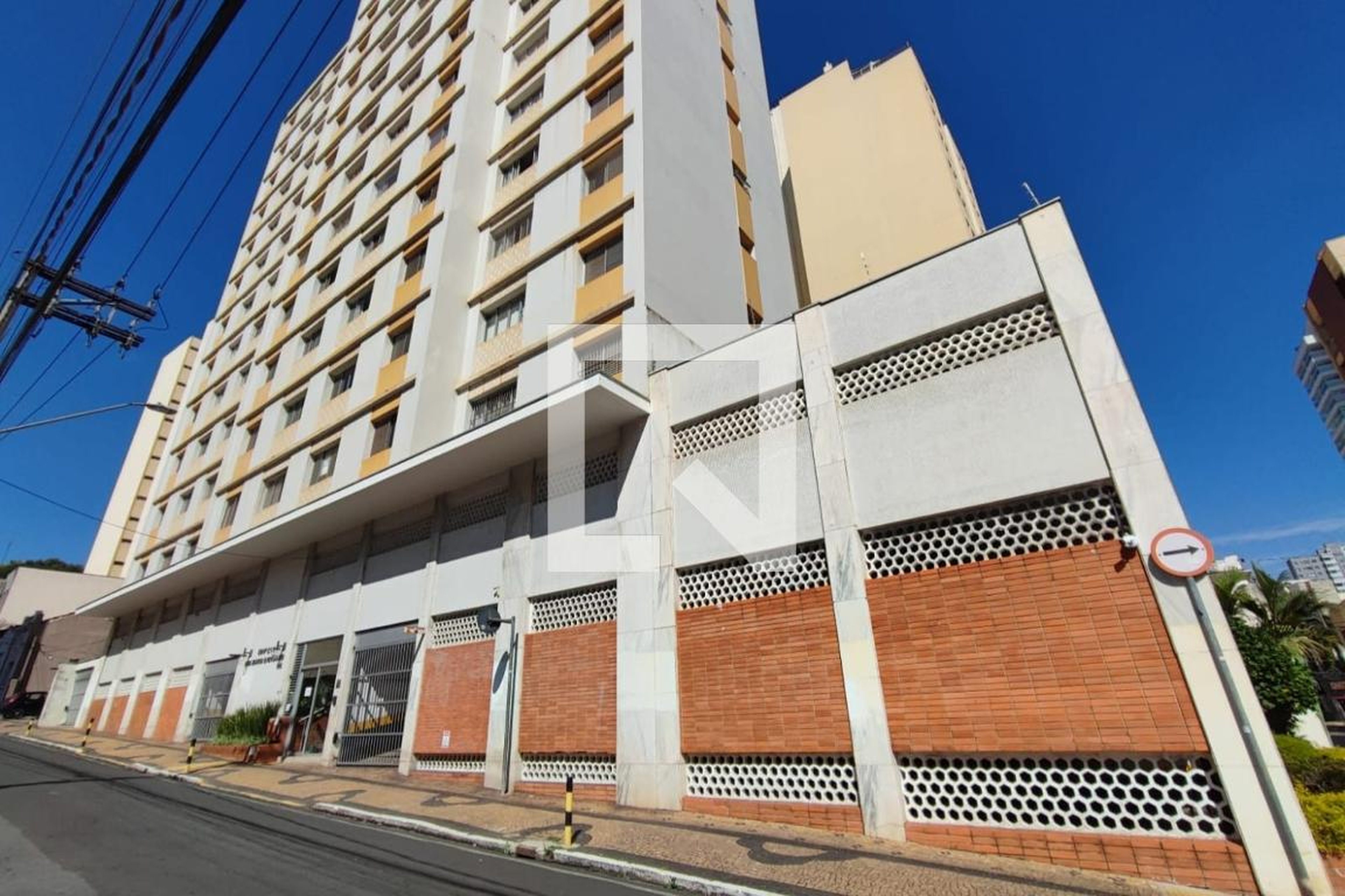 Fachada do Condomínio Condomínio em Rua Boaventura do Amaral, 987