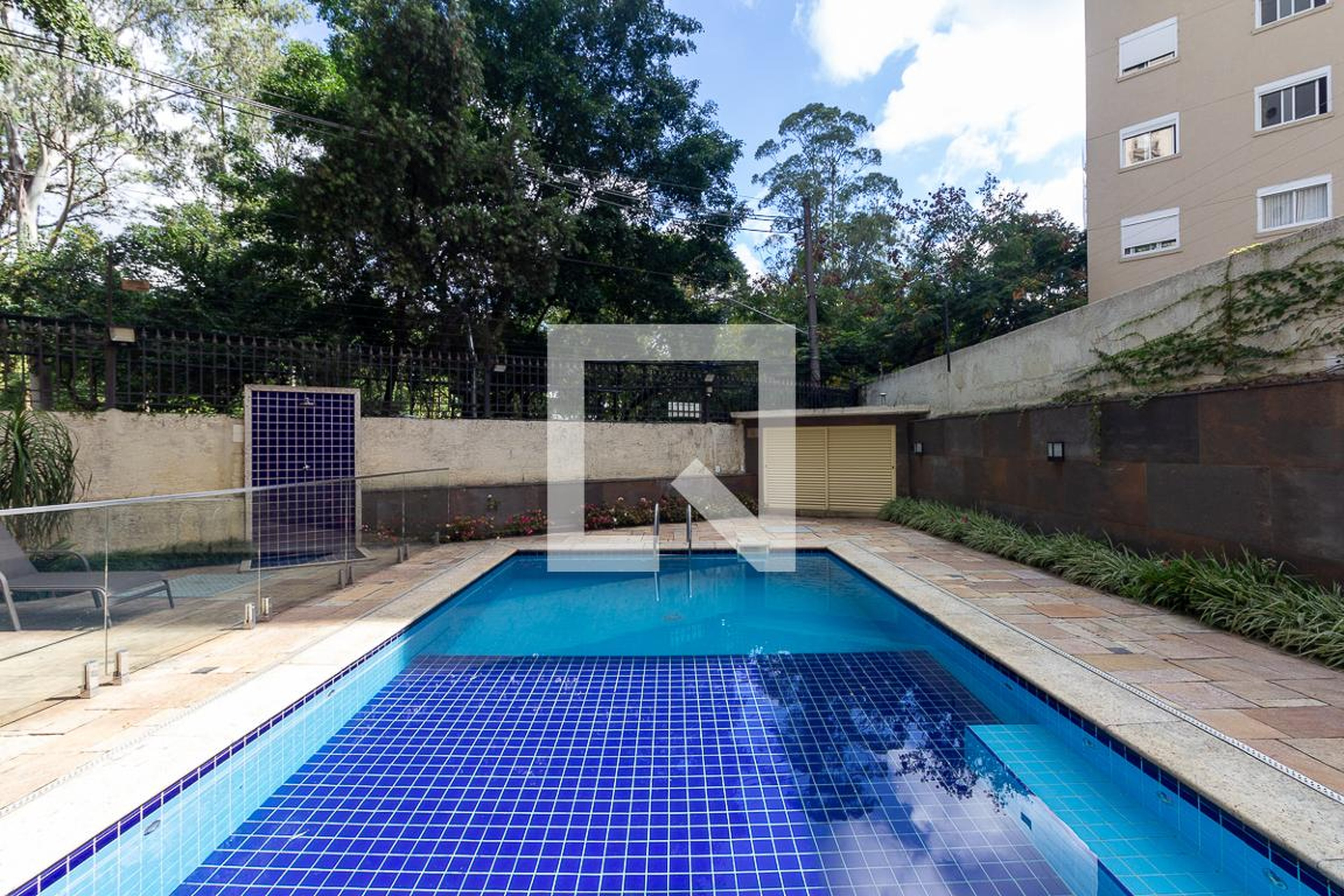 Piscina - Arlene e Lucienne