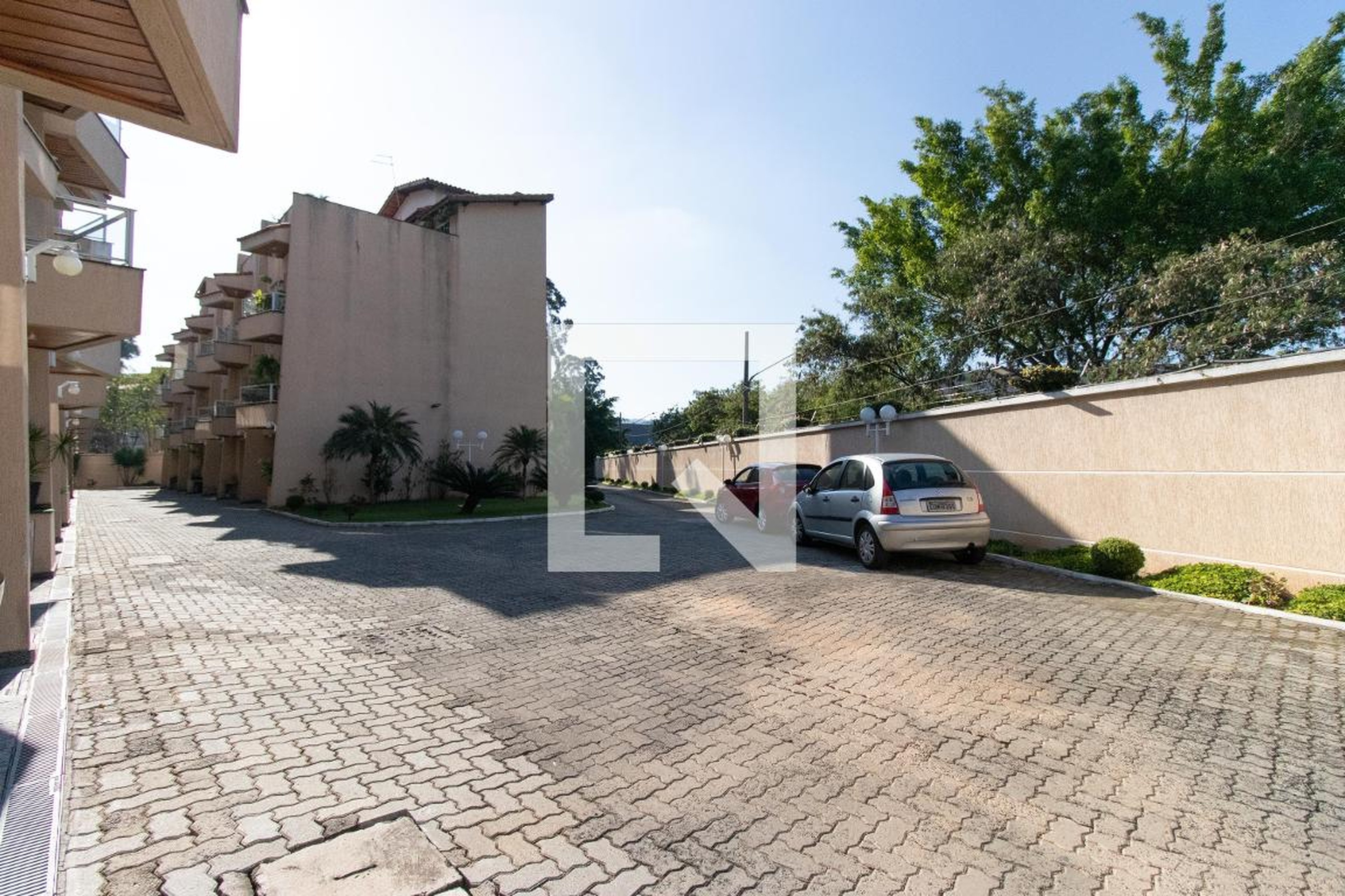 Fachada do Condomínio Condomínio em Rua dos Mártires Armênios, 20