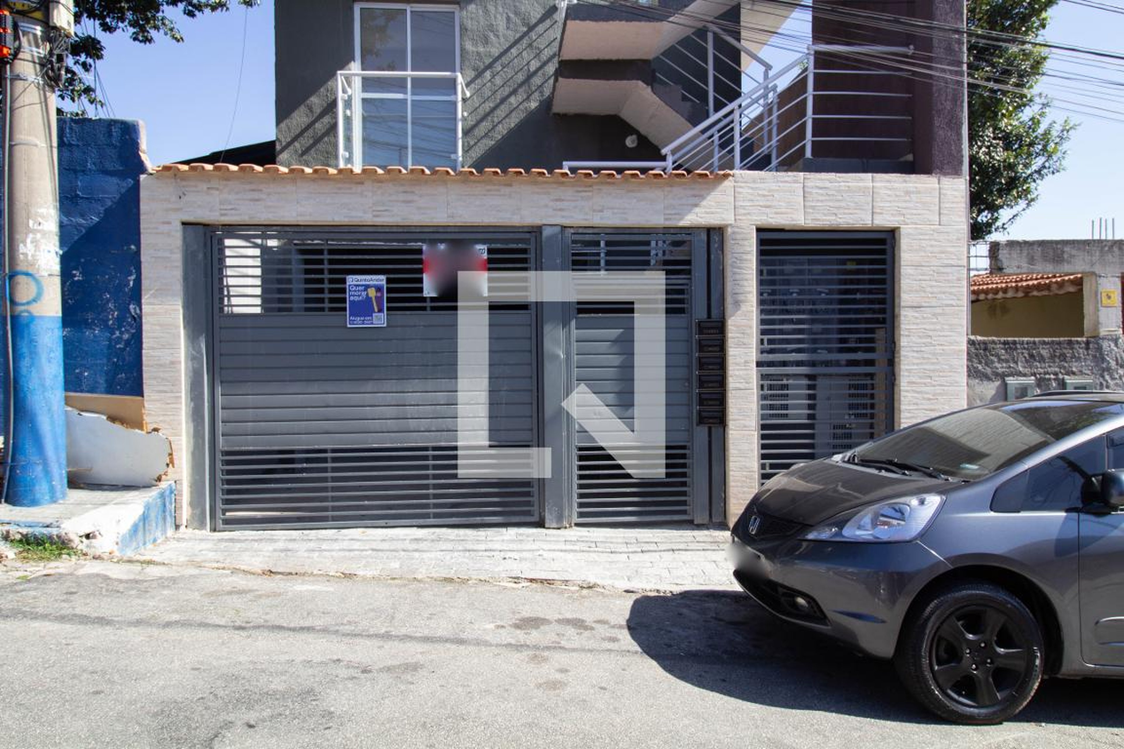 Fachada Condomínio em Rua Alzira Pereira Paes, 100