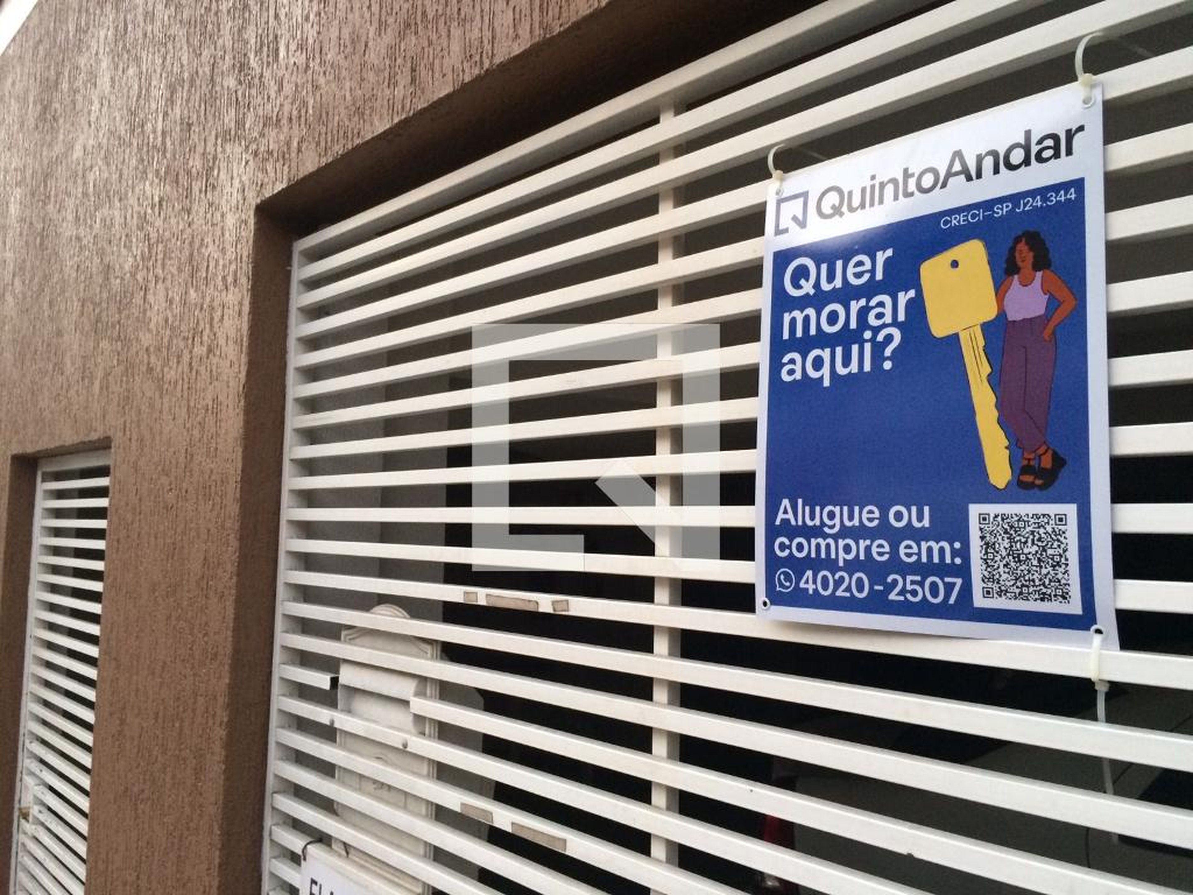 Fachada Condomínio em Rua Luís Pinto Fláquer, 523