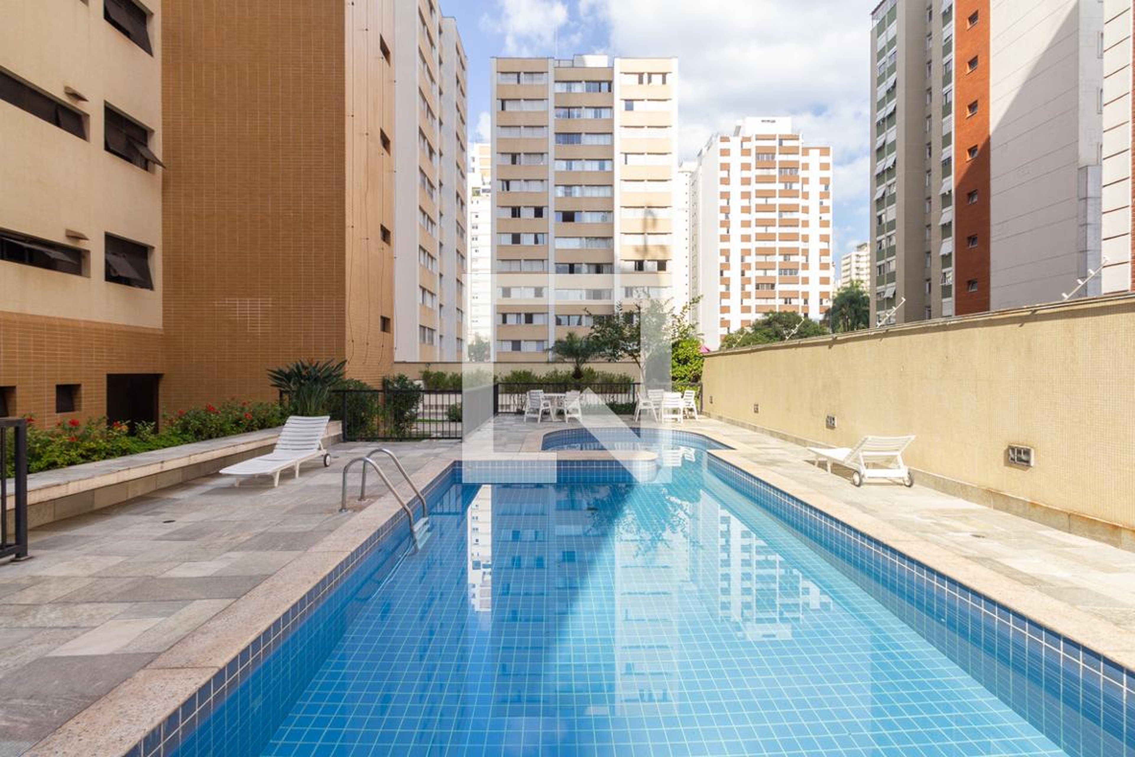 Piscina - Edificio Itaipava