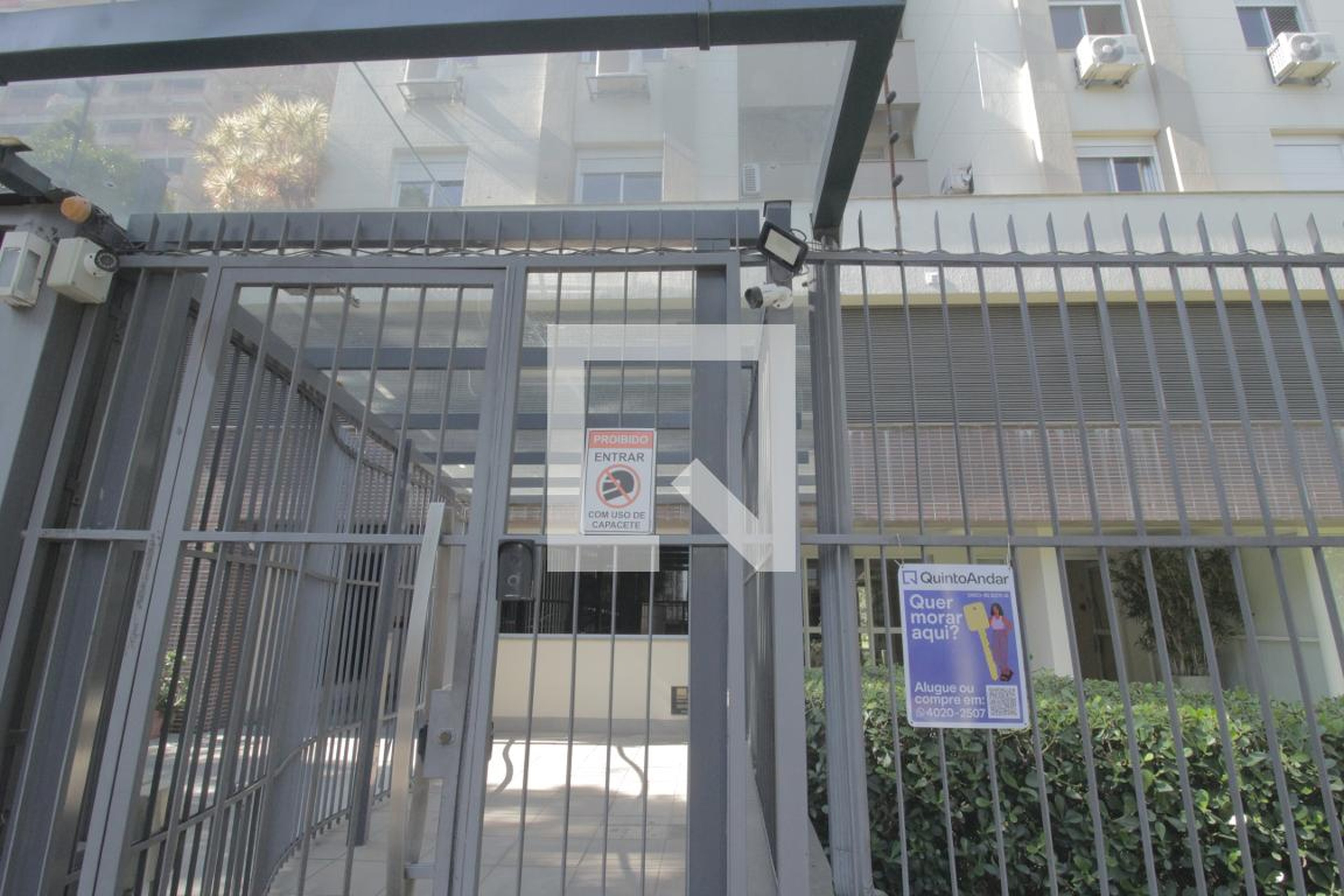 Fachada do Prédio Condomínio Confraria 242