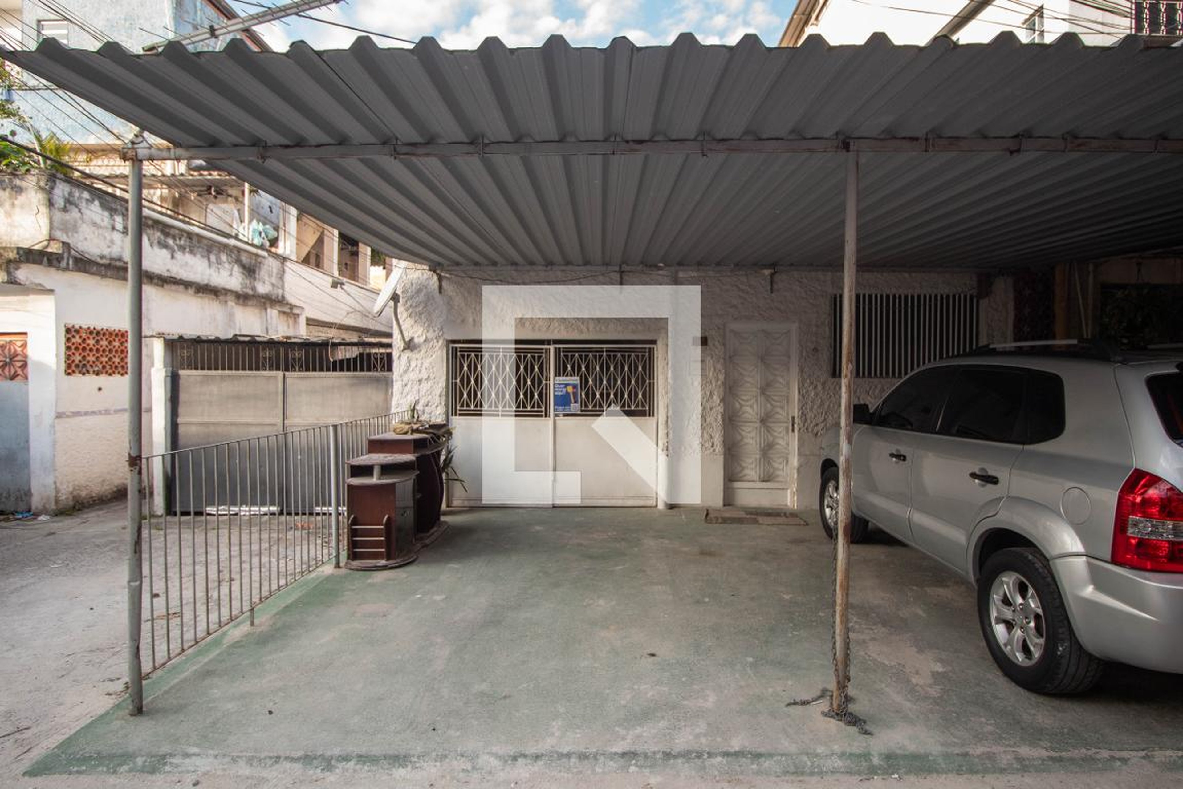 Fachada Condomínio em Rua André Azevedo, 87