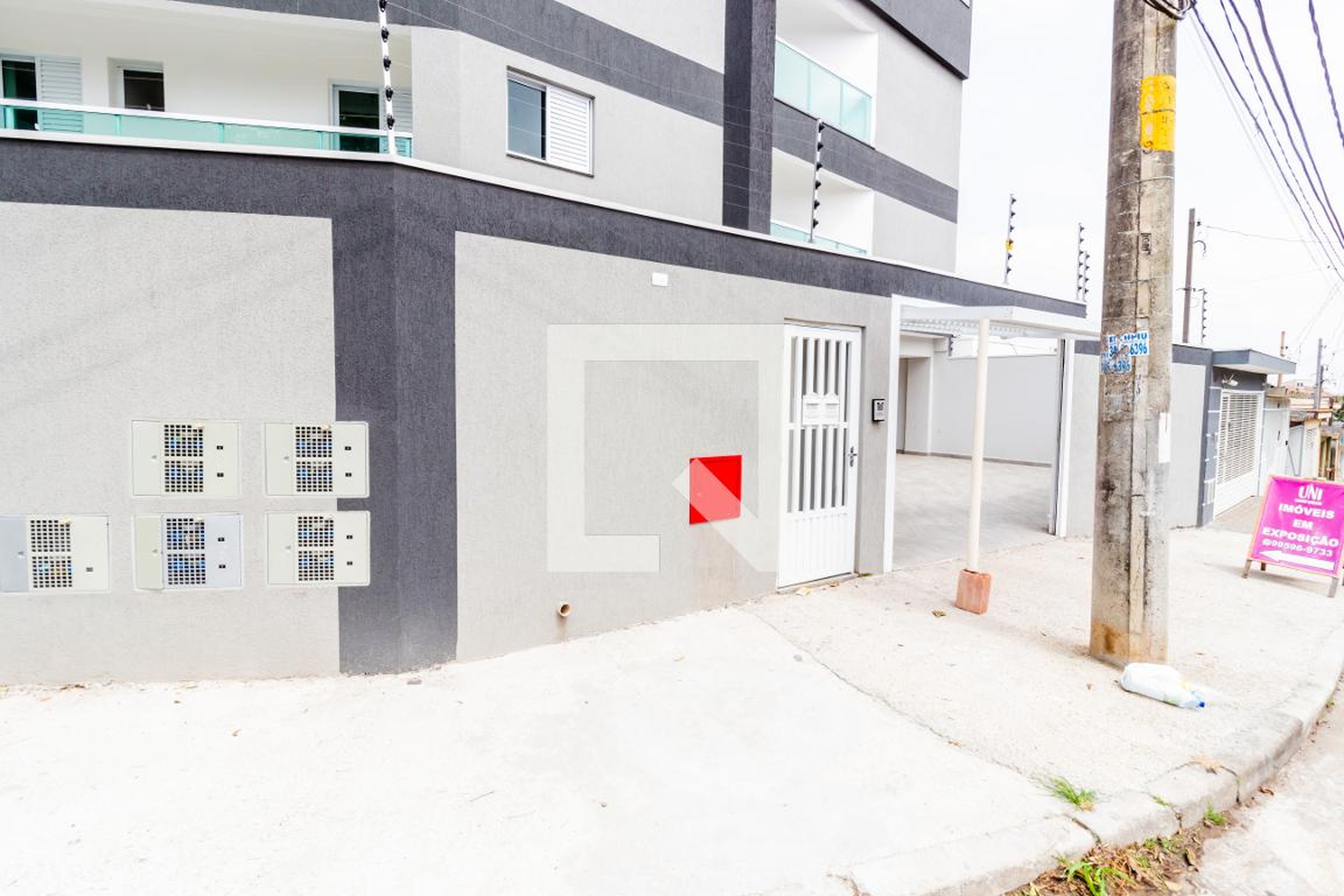 Fachada Condomínio em Rua Manila, 135