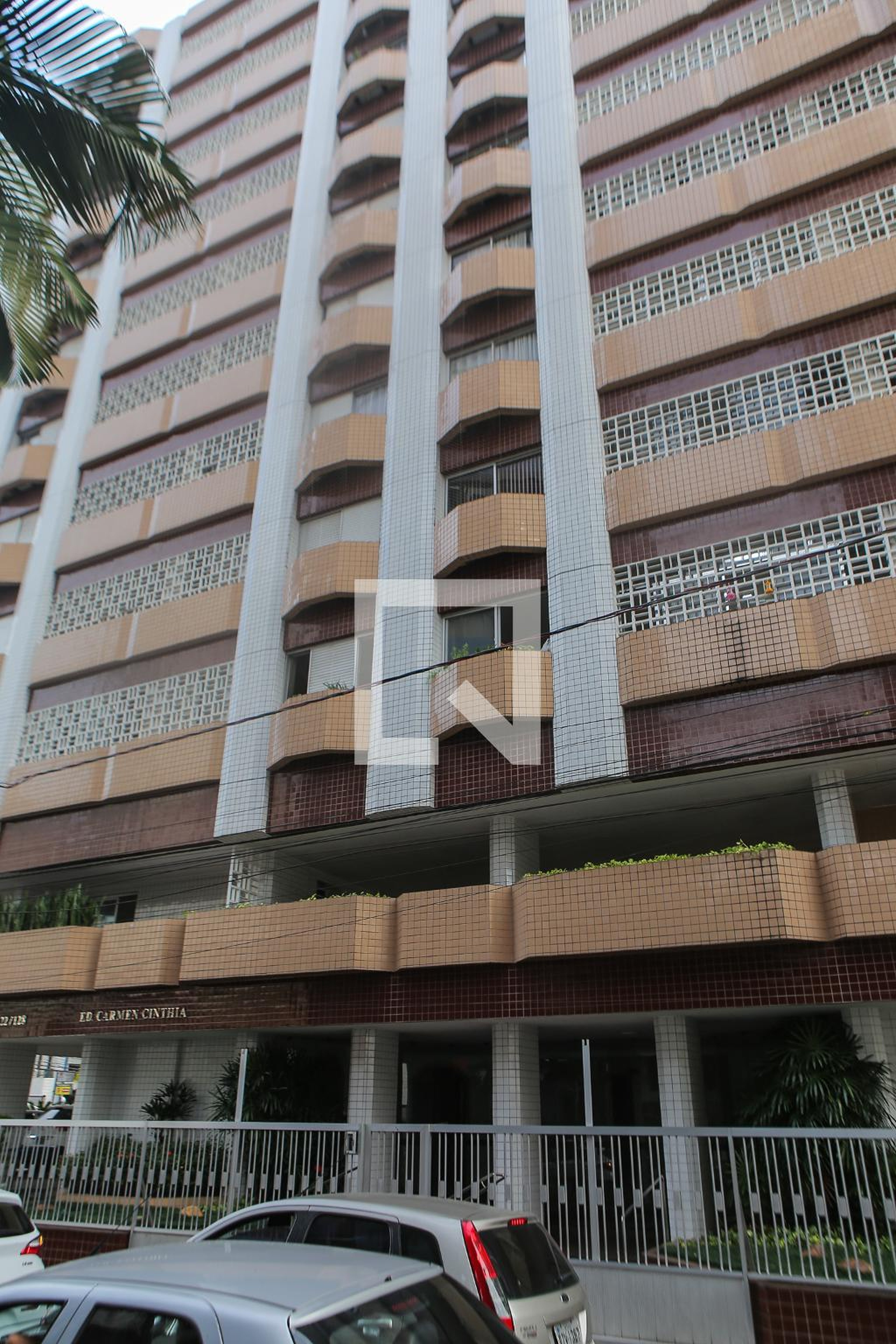 Fachada Condomínio em Rua Doutor Amilcar Mendes Gonçalves, 122