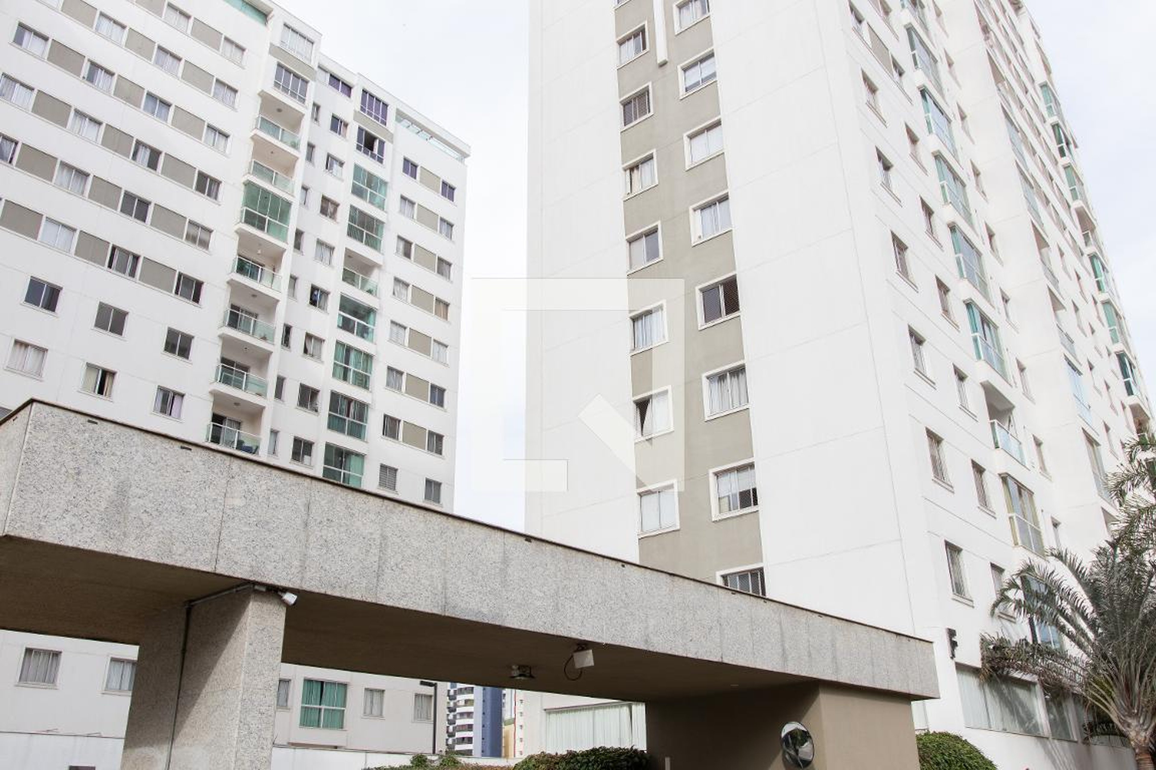 Fachada Condomínio em Avenida Jacarandá, 3350