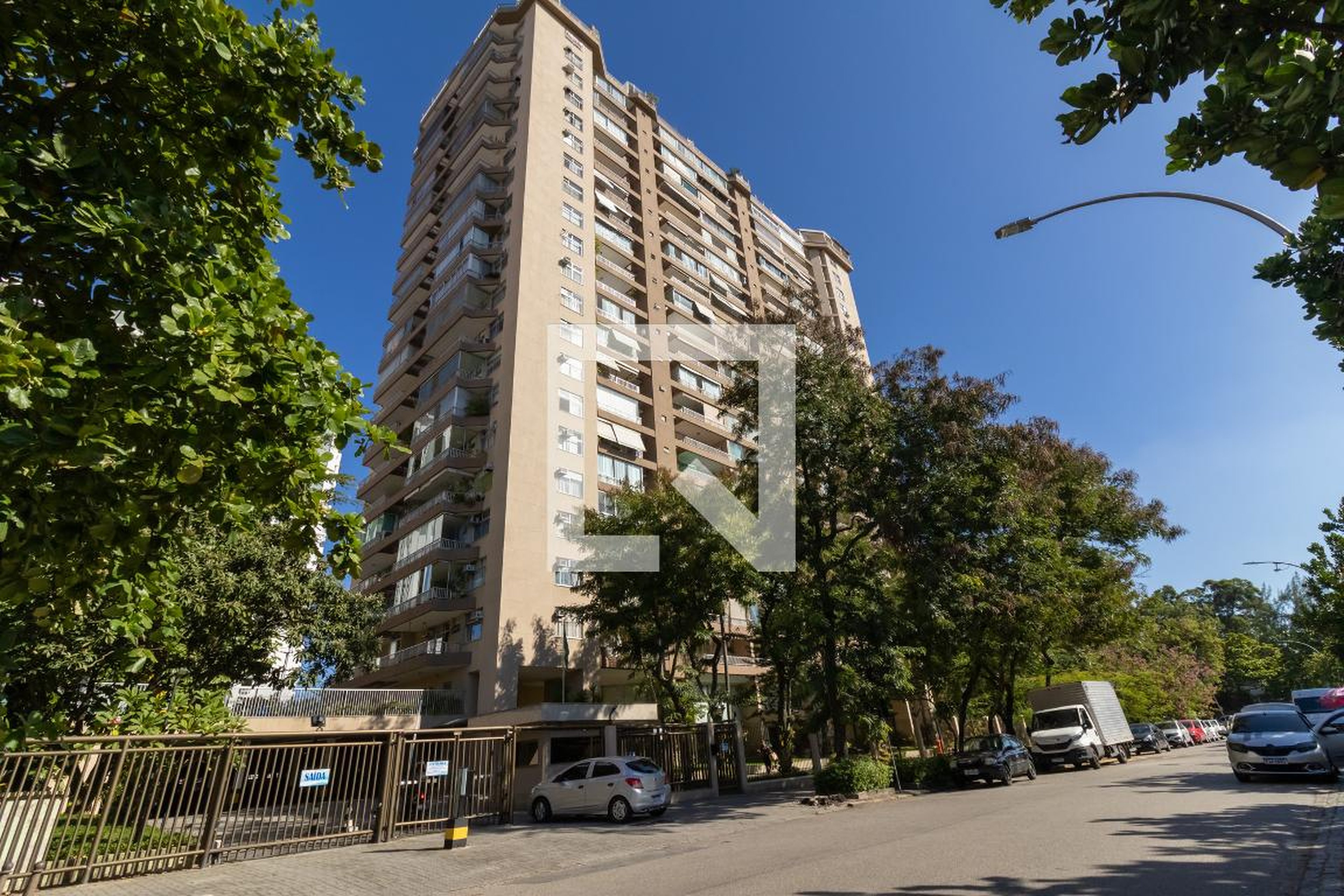 Fachada do Prédio Condomínio Parque das Rosas