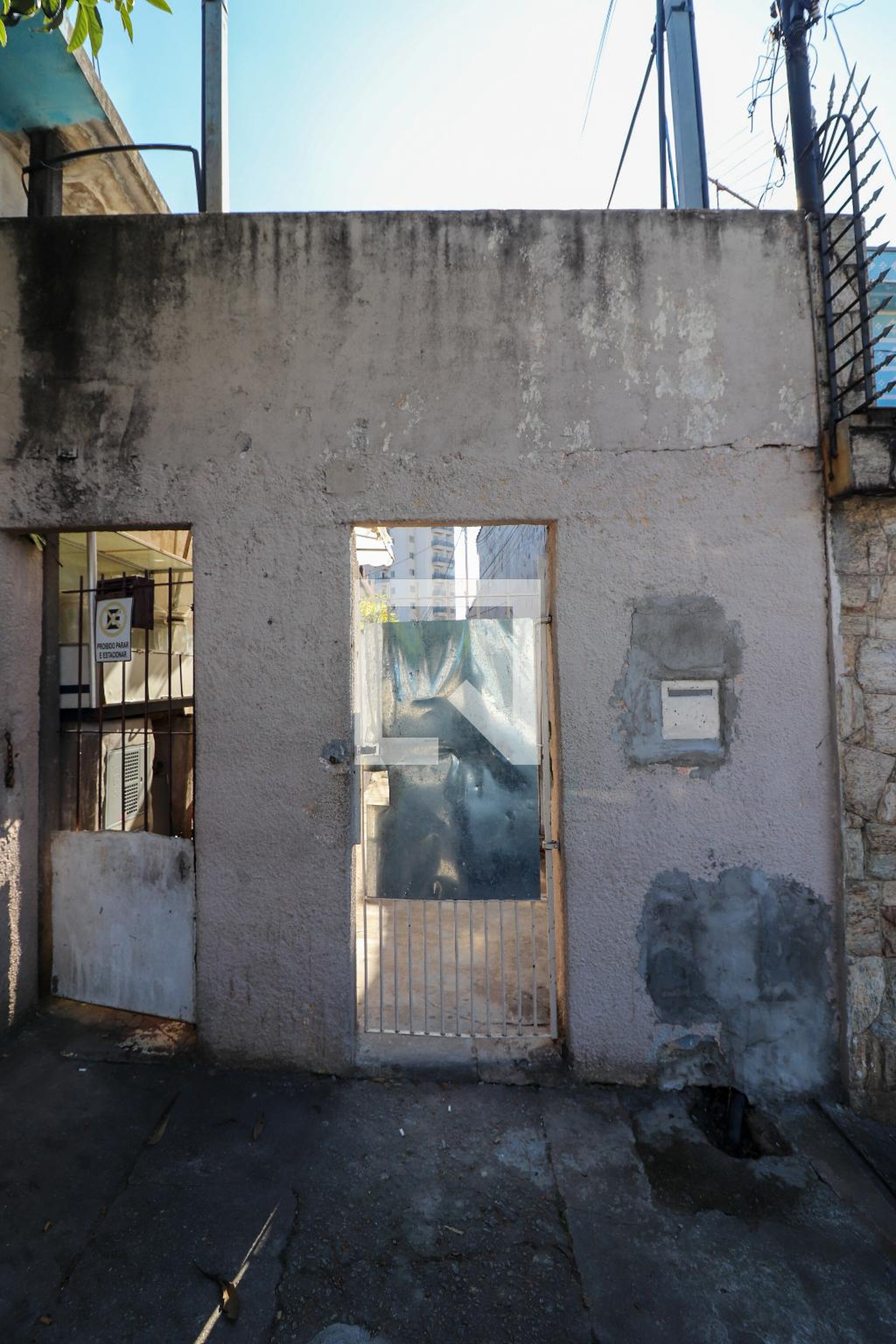 Fachada Condomínio em Rua Condeúba, 66