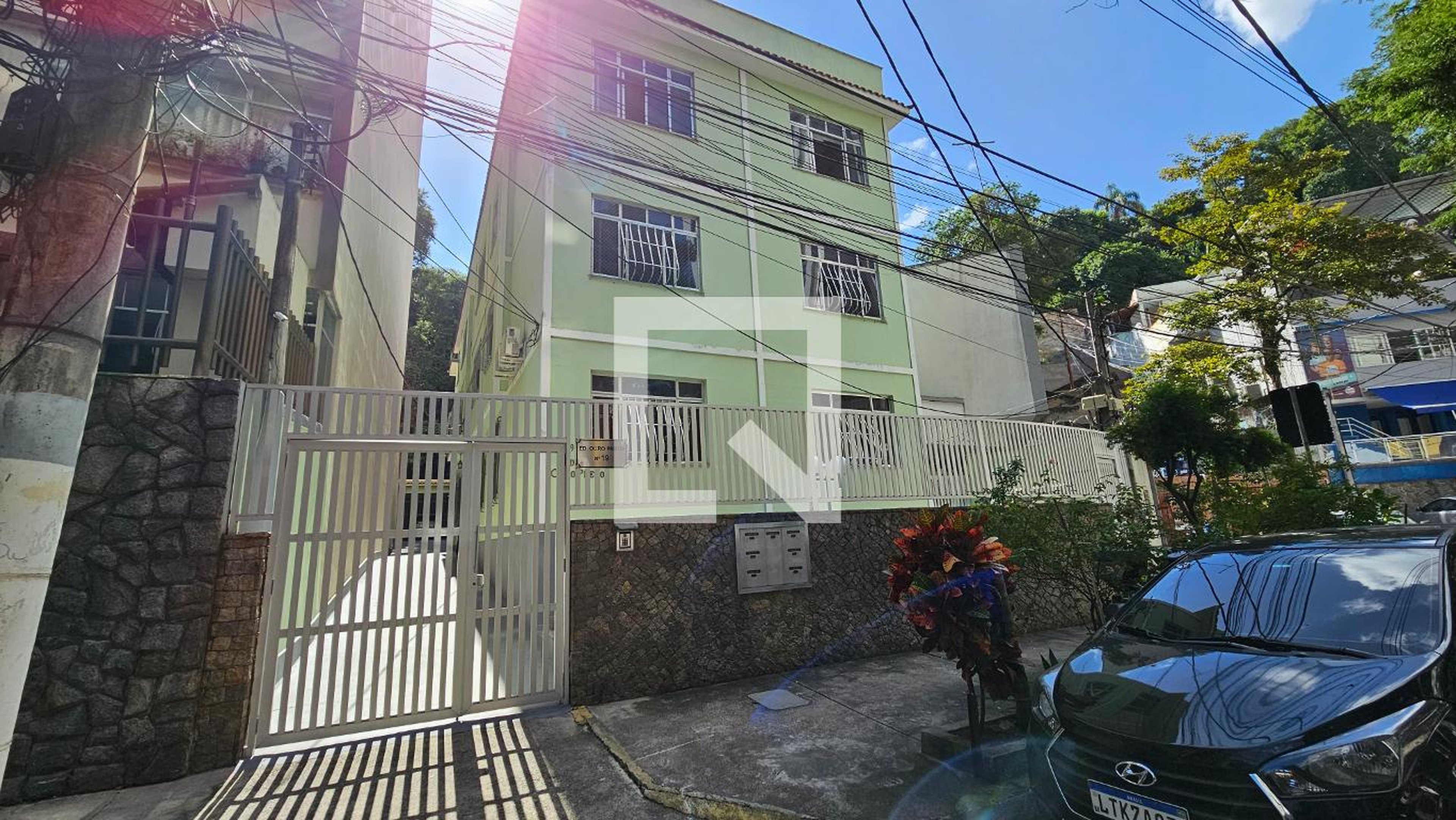 Fachada Edifício Ouro Preto