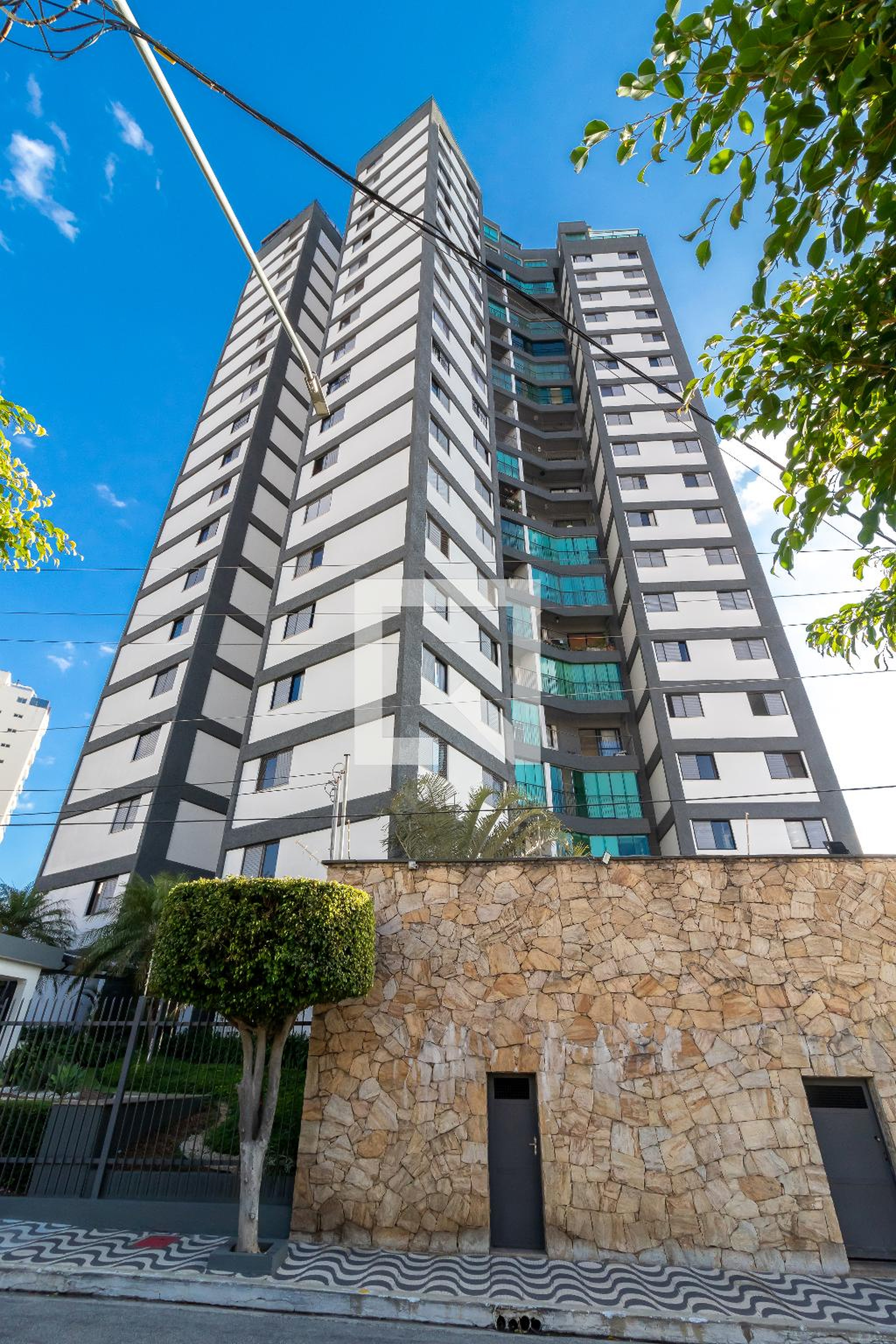 Fachada do Condomínio Condomínio Tower Block