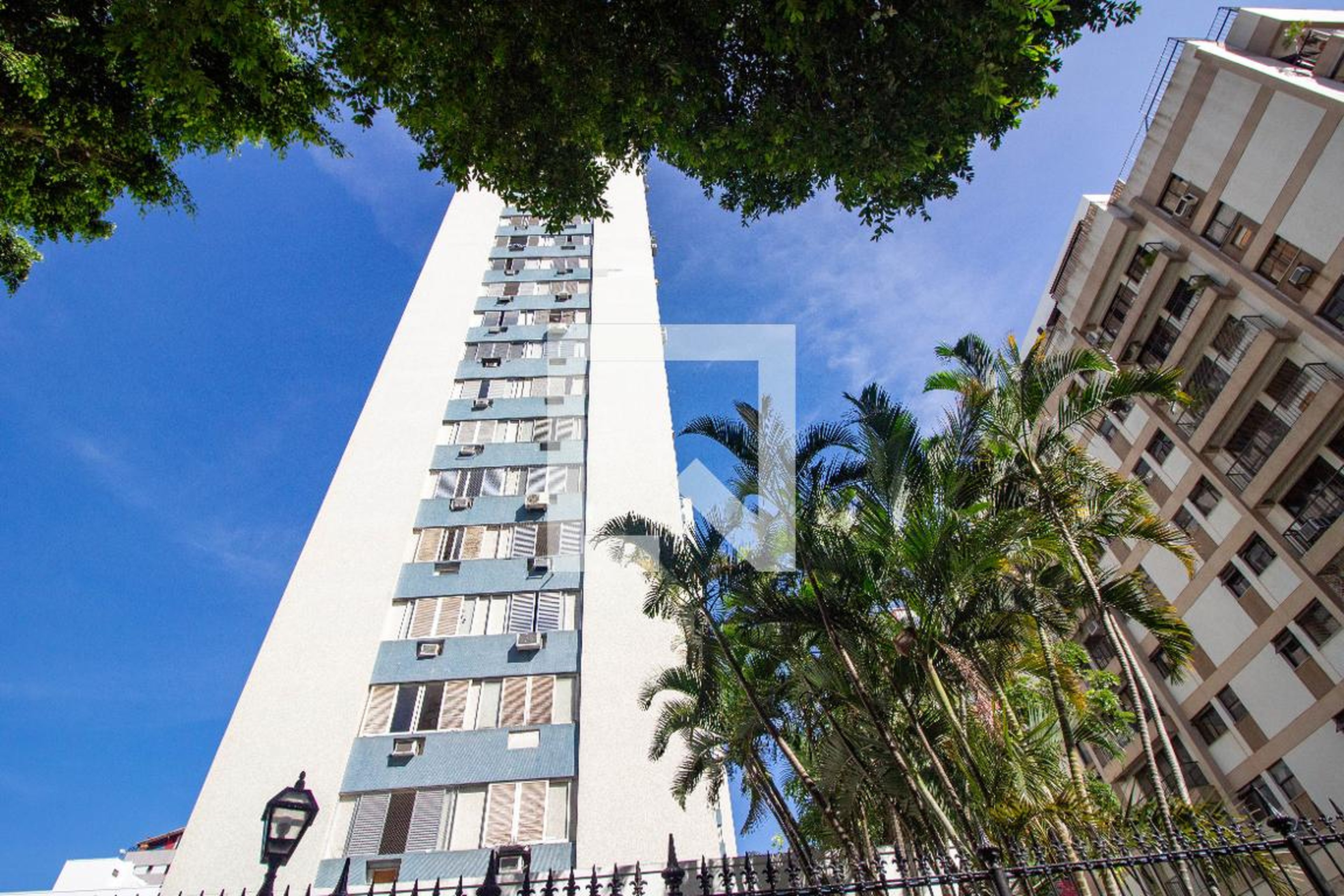 Fachada Condomínio em Rua Canuto Saraiva, 43