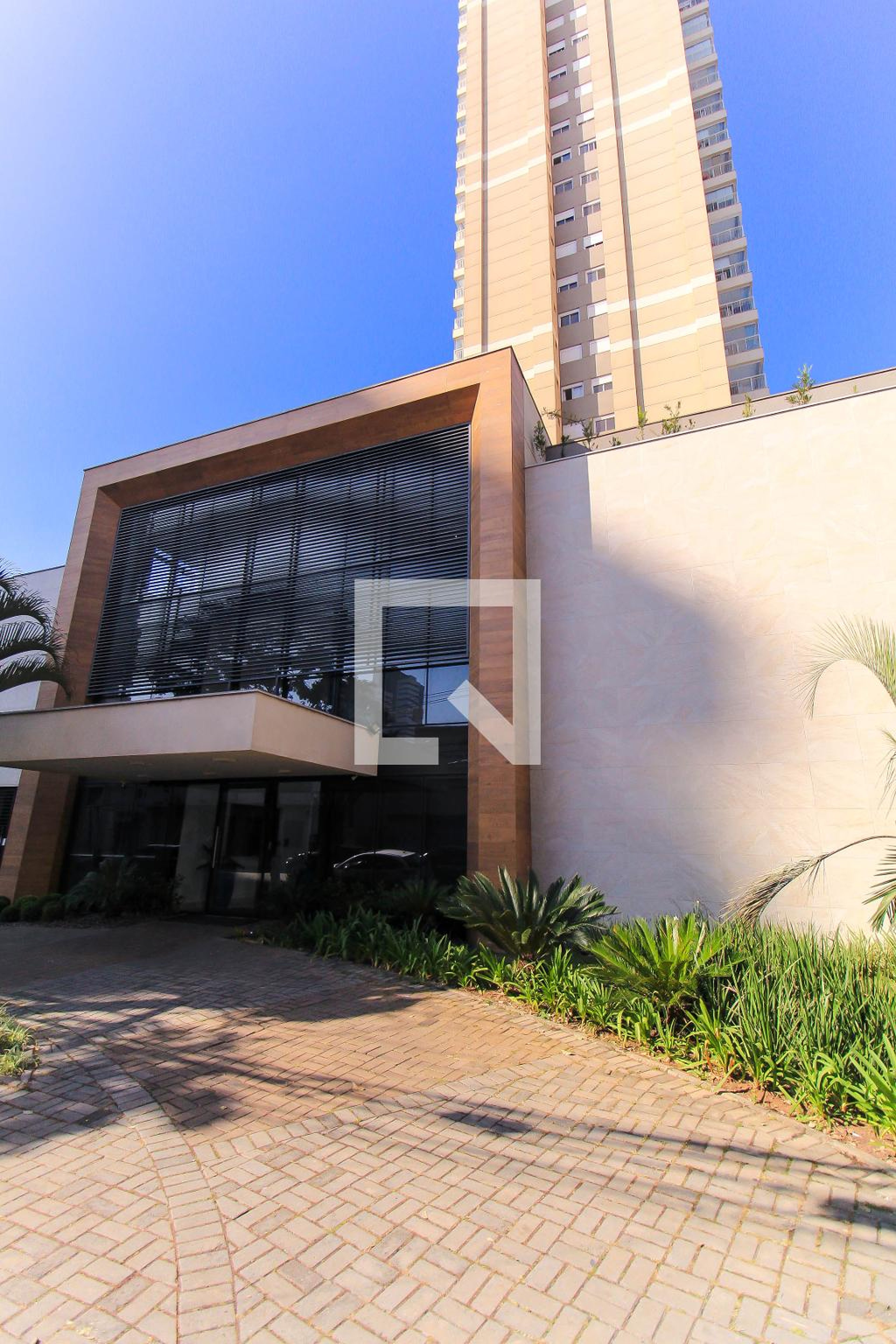 Fachada Condomínio em Rua Serra da Bocaina, 191