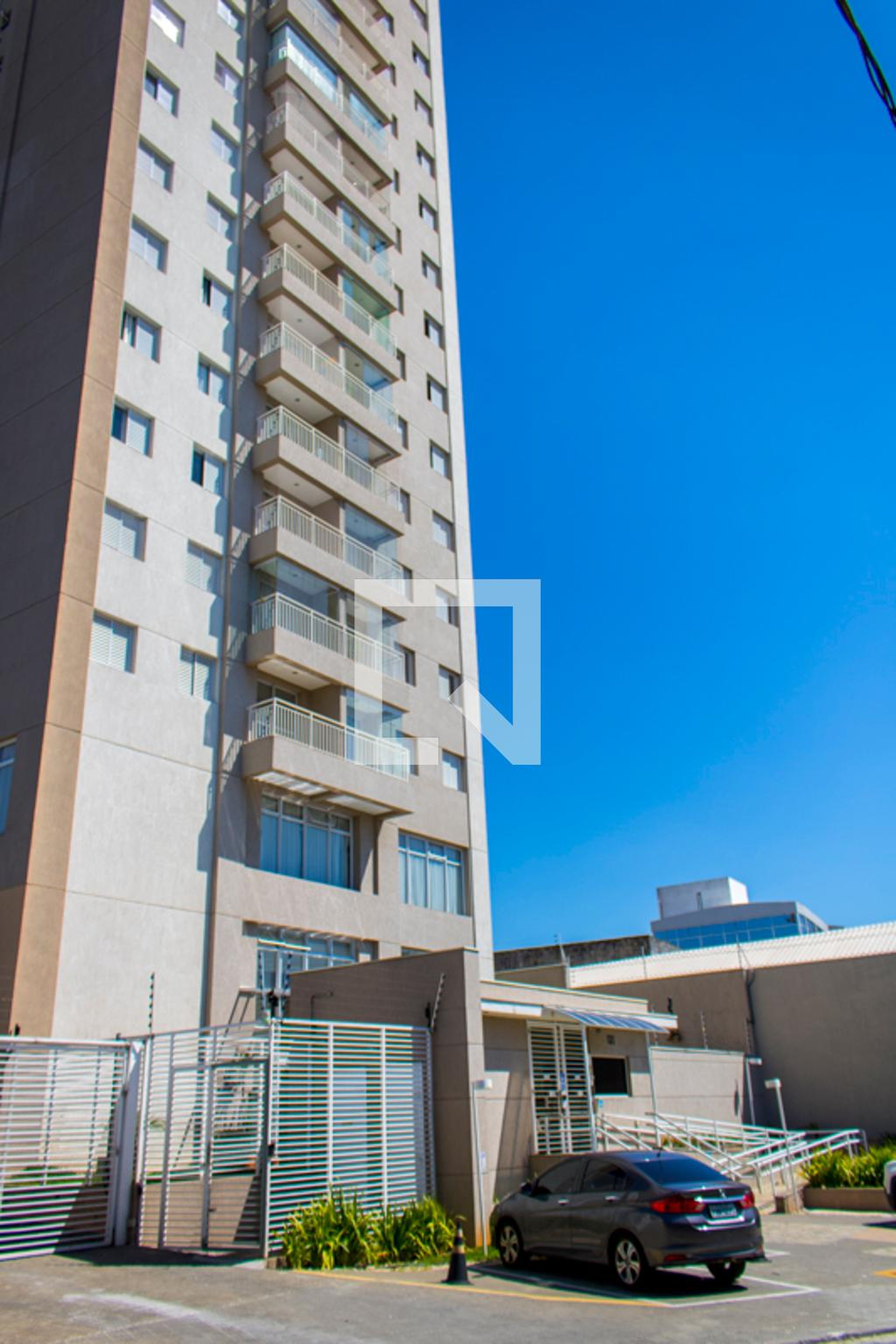 Fachada do condomínio Condomínio Mais Casa Branca