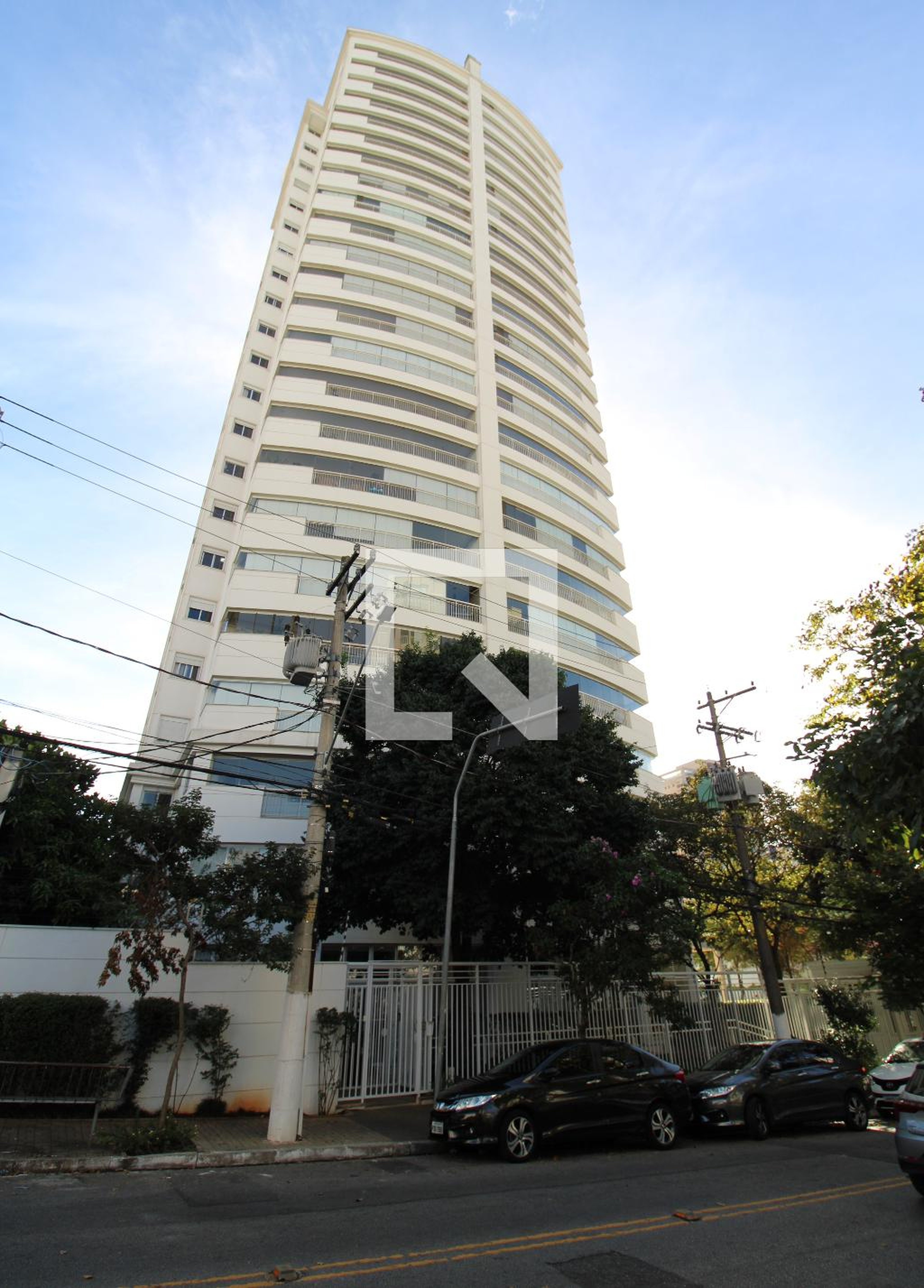 Fachada do condomínio Condomínio Élevé Vila Romana