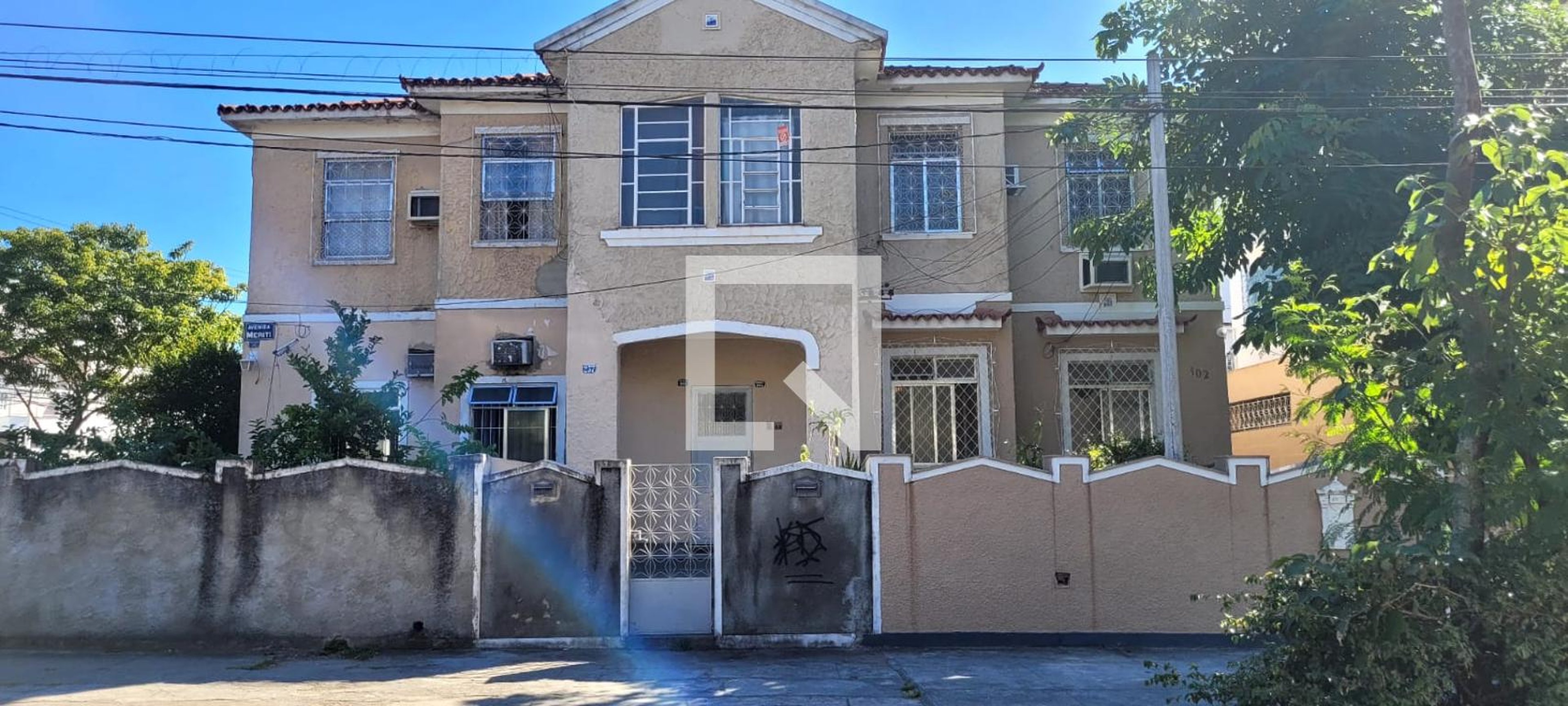 Fachada Condomínio em Avenida Meriti, 237