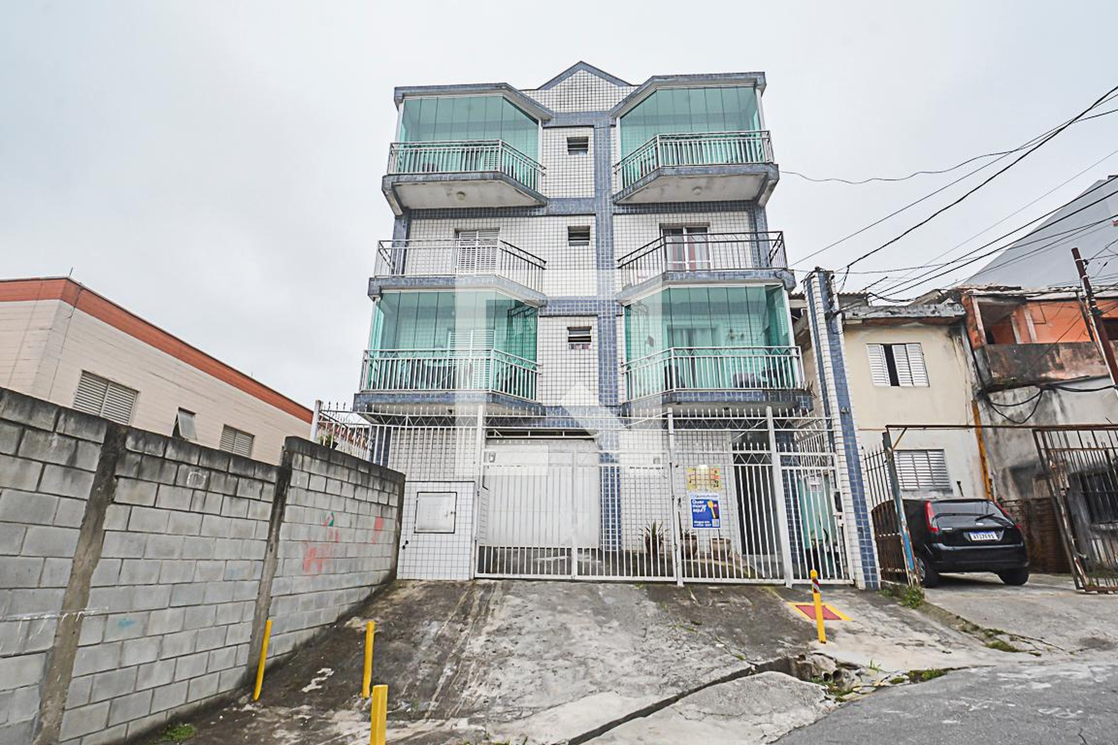 Fachada do Prédio Condomínio em Rua Isao Sato, 41