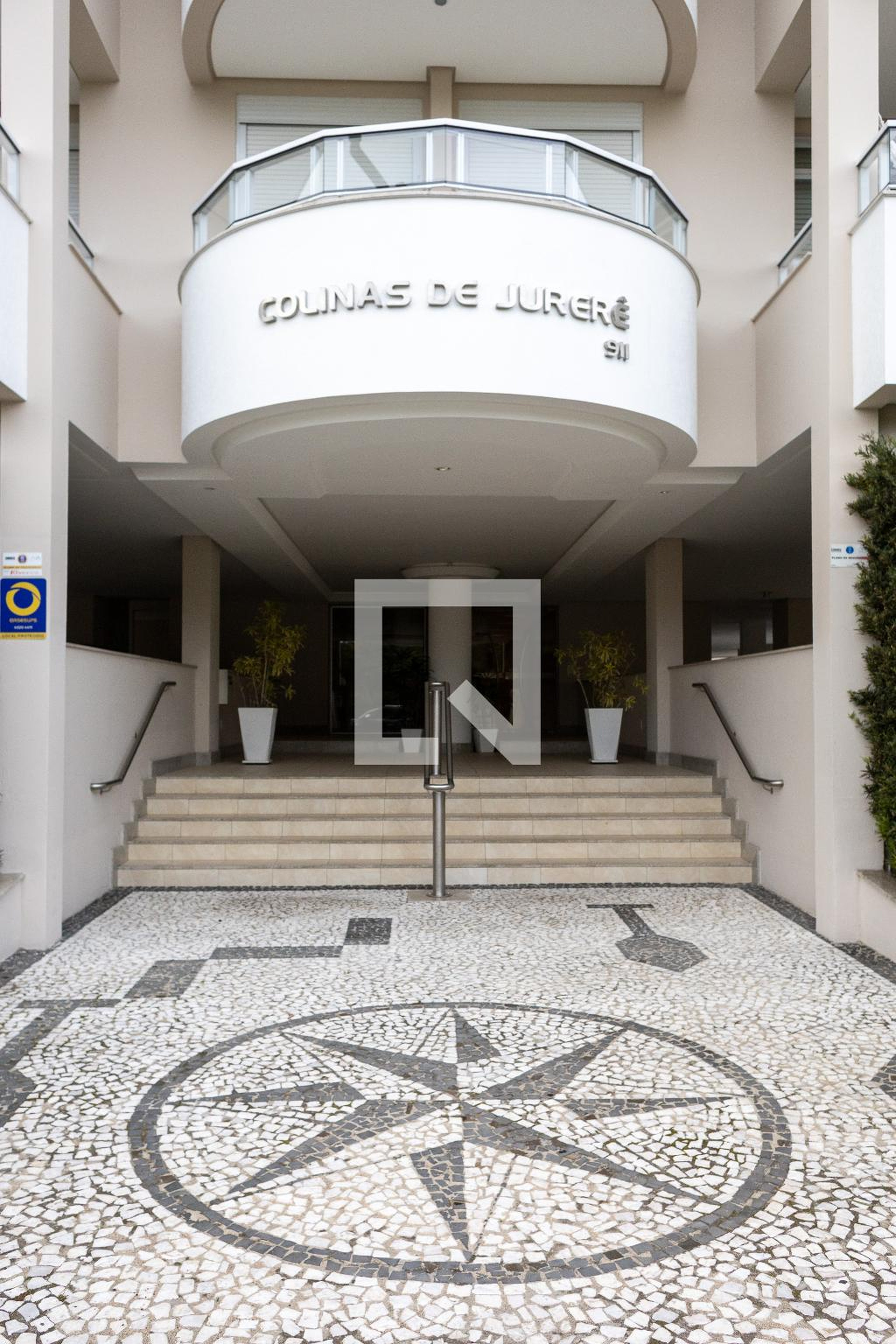 Entrada do prédio - Residencial Colinas de Jurere