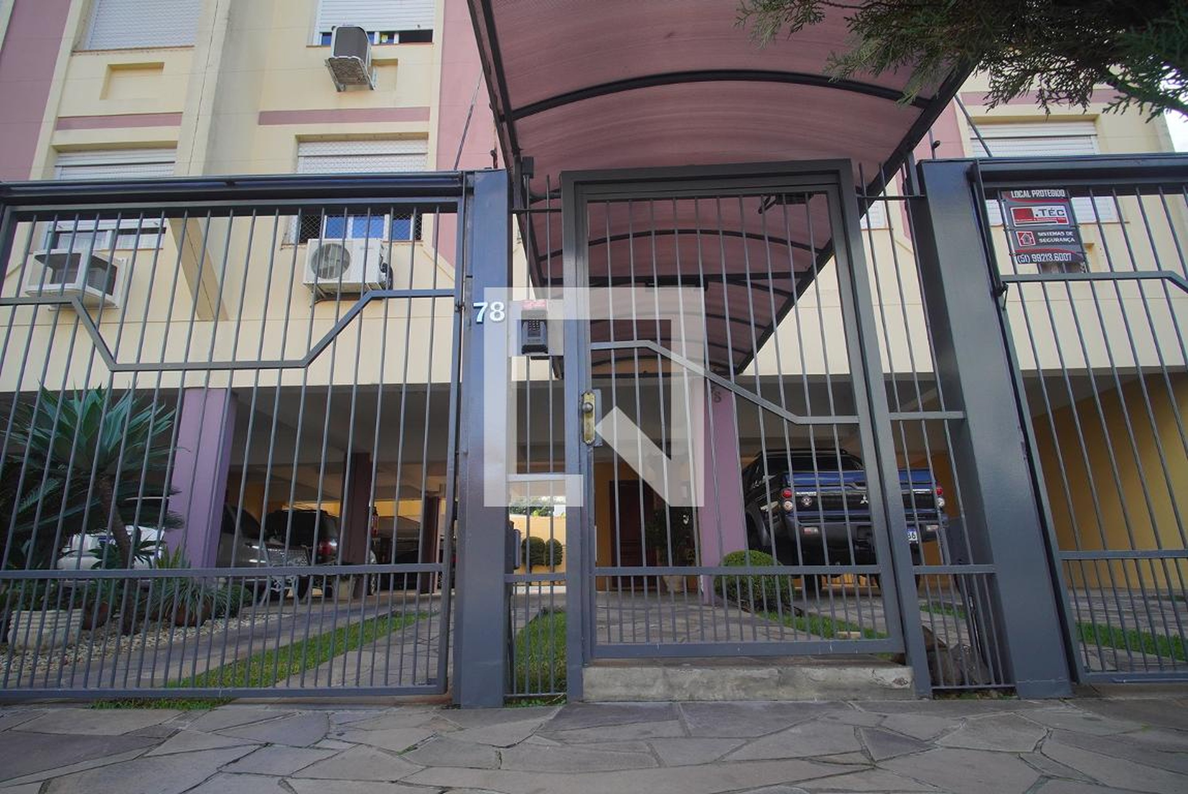 Fachada do Prédio Condomínio em Rua Casemiro de Abreu, 78