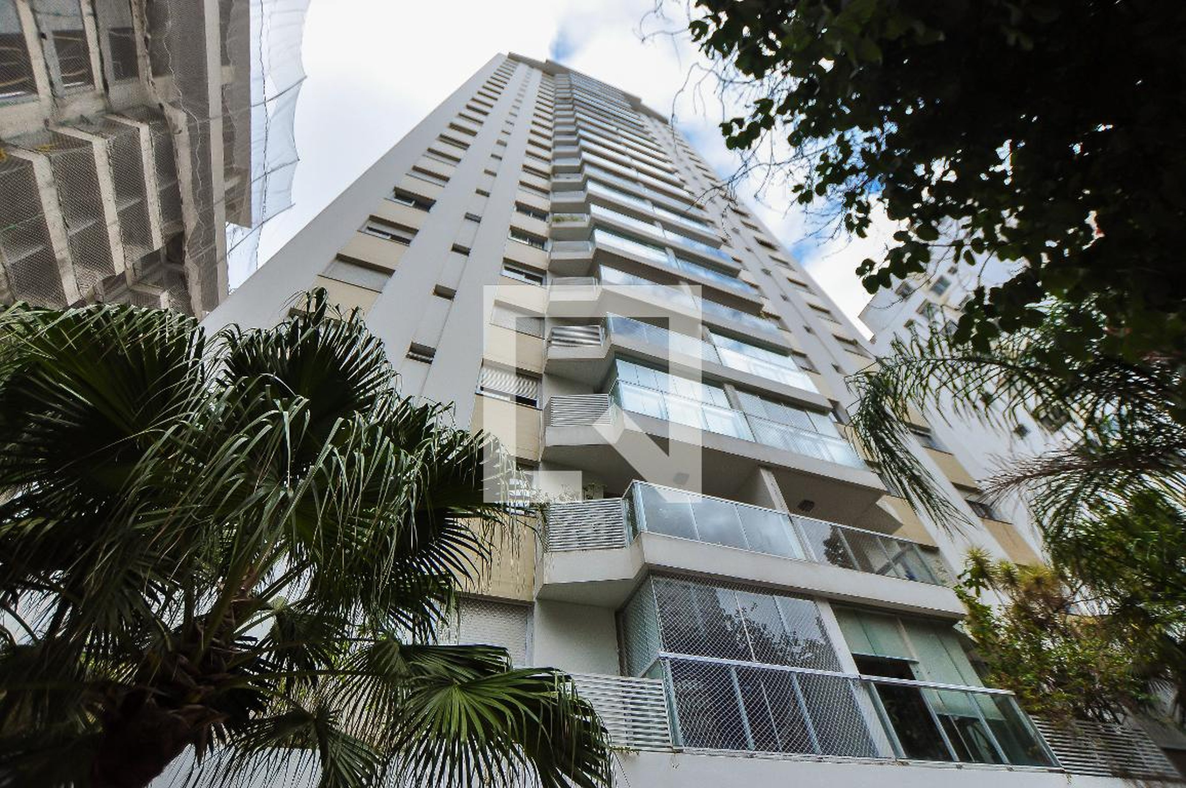 Fachada Condomínio em Alameda Itu, 1237