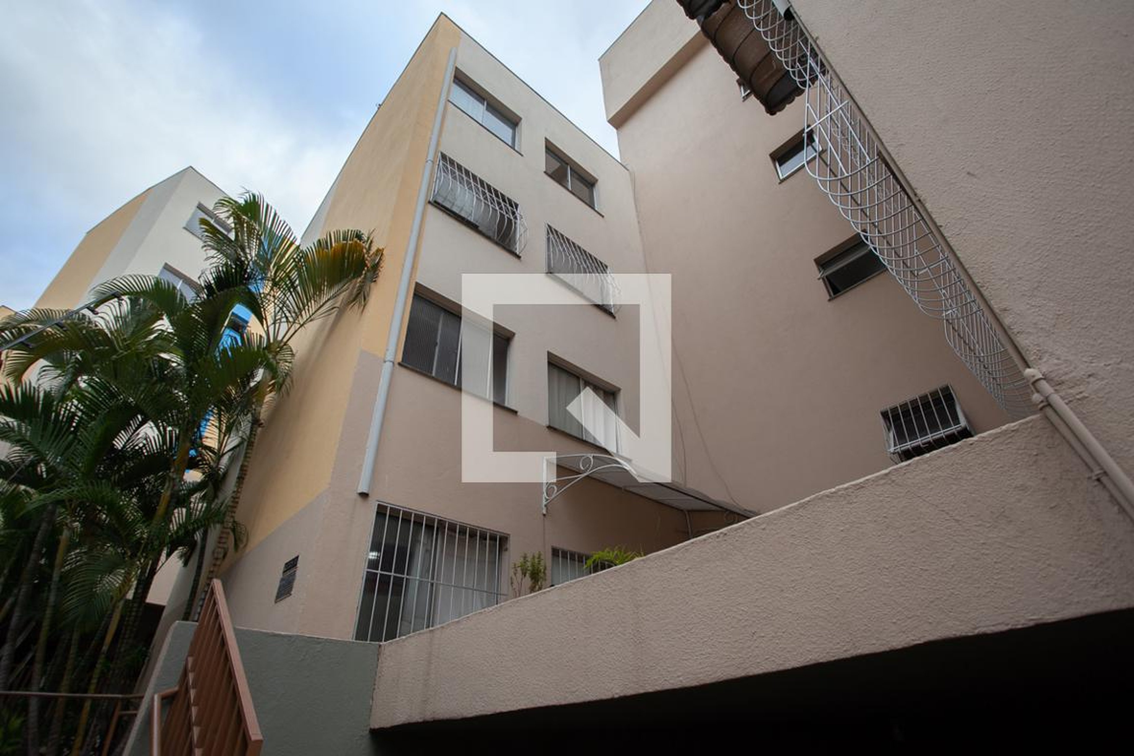 Fachada do Prédio Condomínio em Rua Doutor Álvaro Camargos, 1427