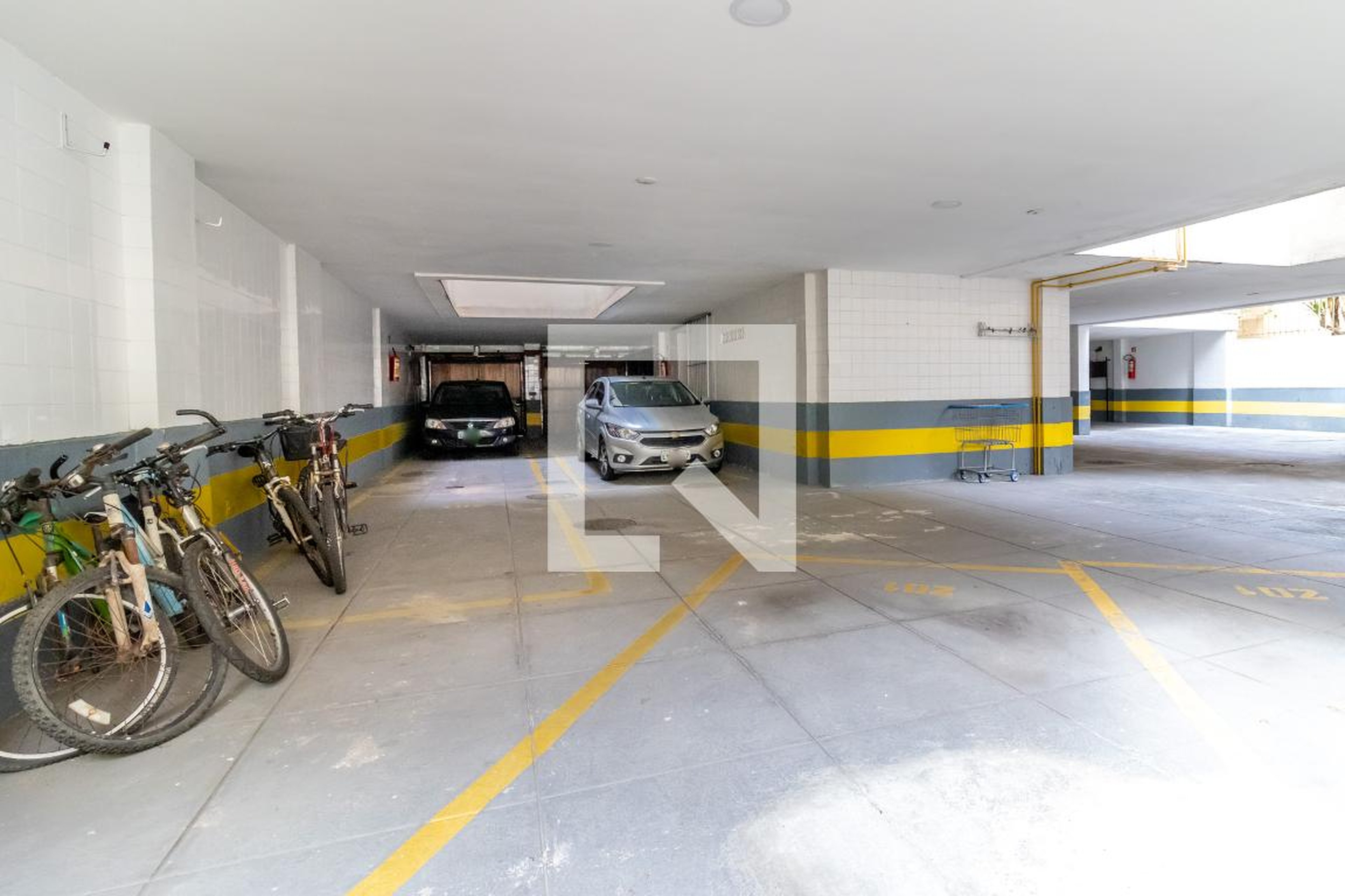 estacionamento - Edifício Bougainville