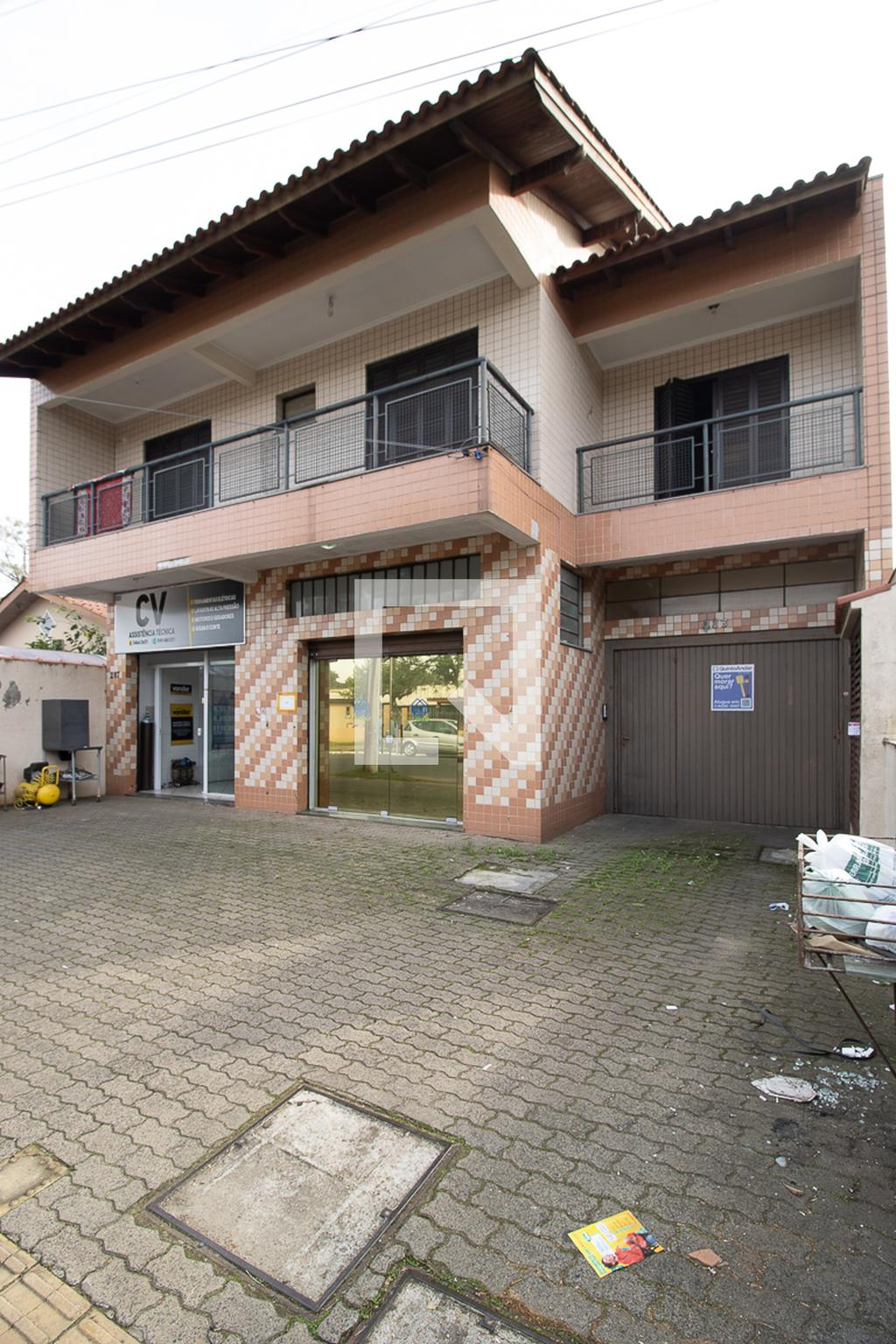 Fachada Condomínio em Rua Eça de Queirós, 283