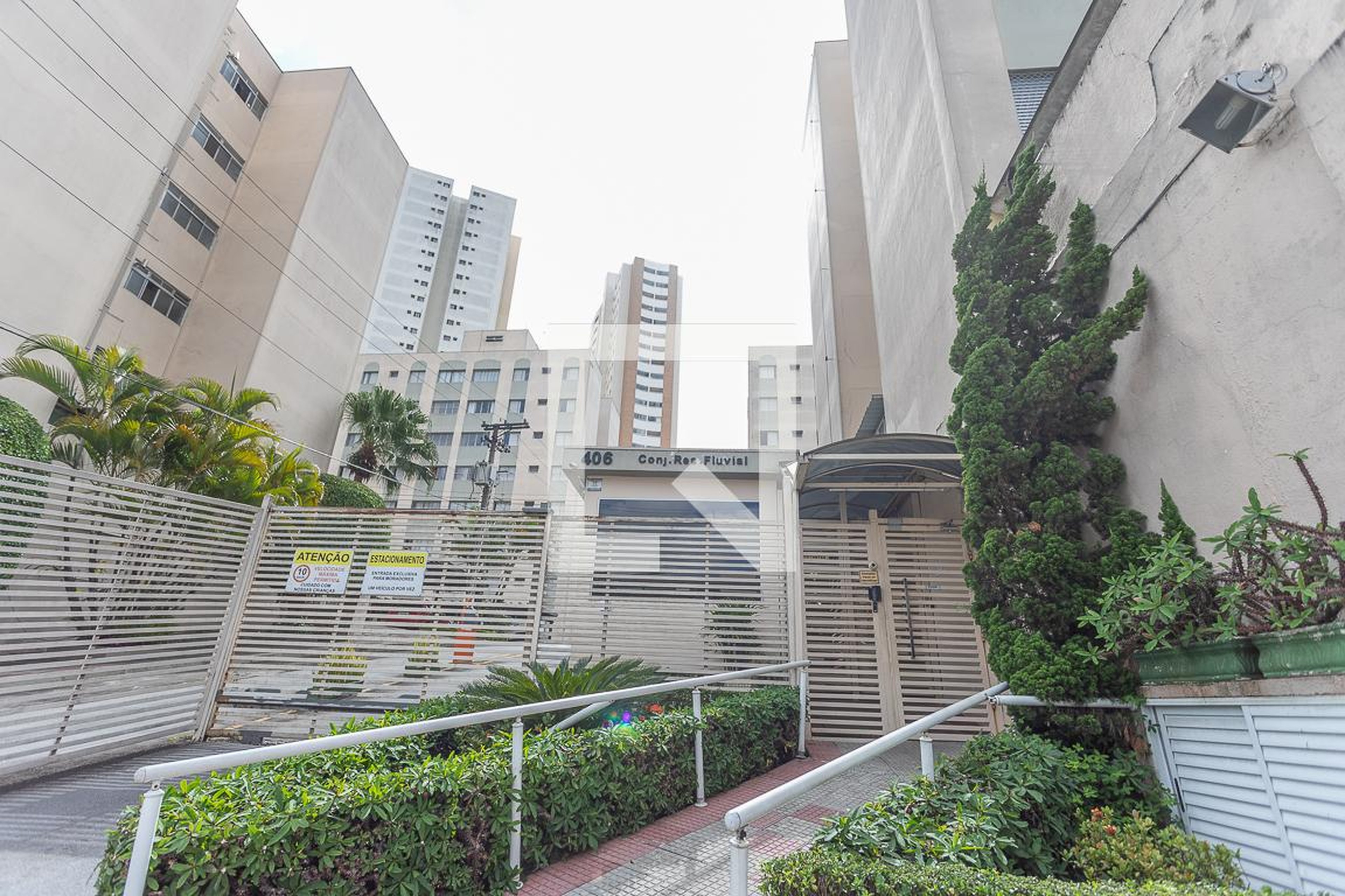 Fachada do Condomínio Condomínio Conjunto Residencial Fluvial