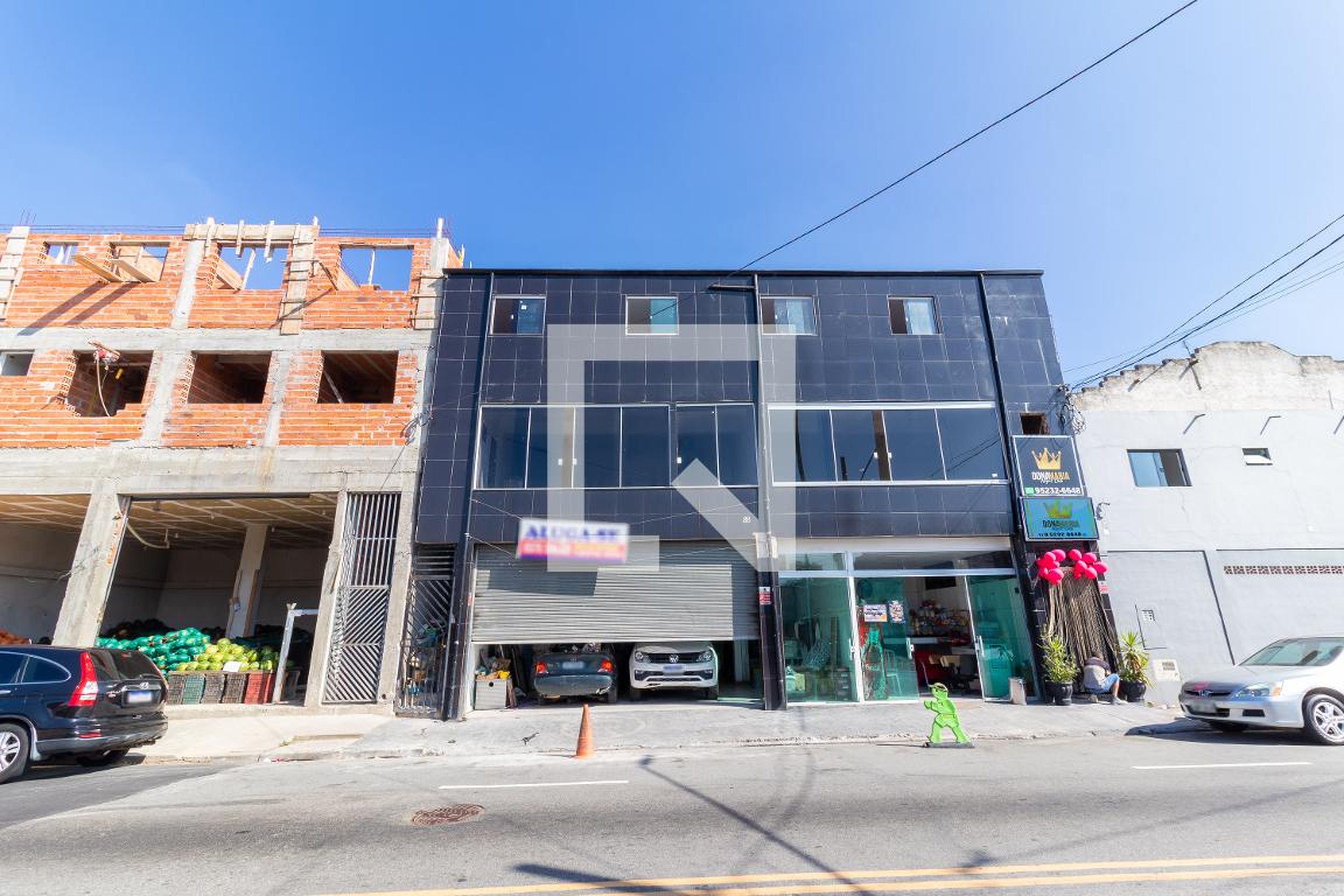 Fachada Condomínio em Rua Pedroso da Silva, 88