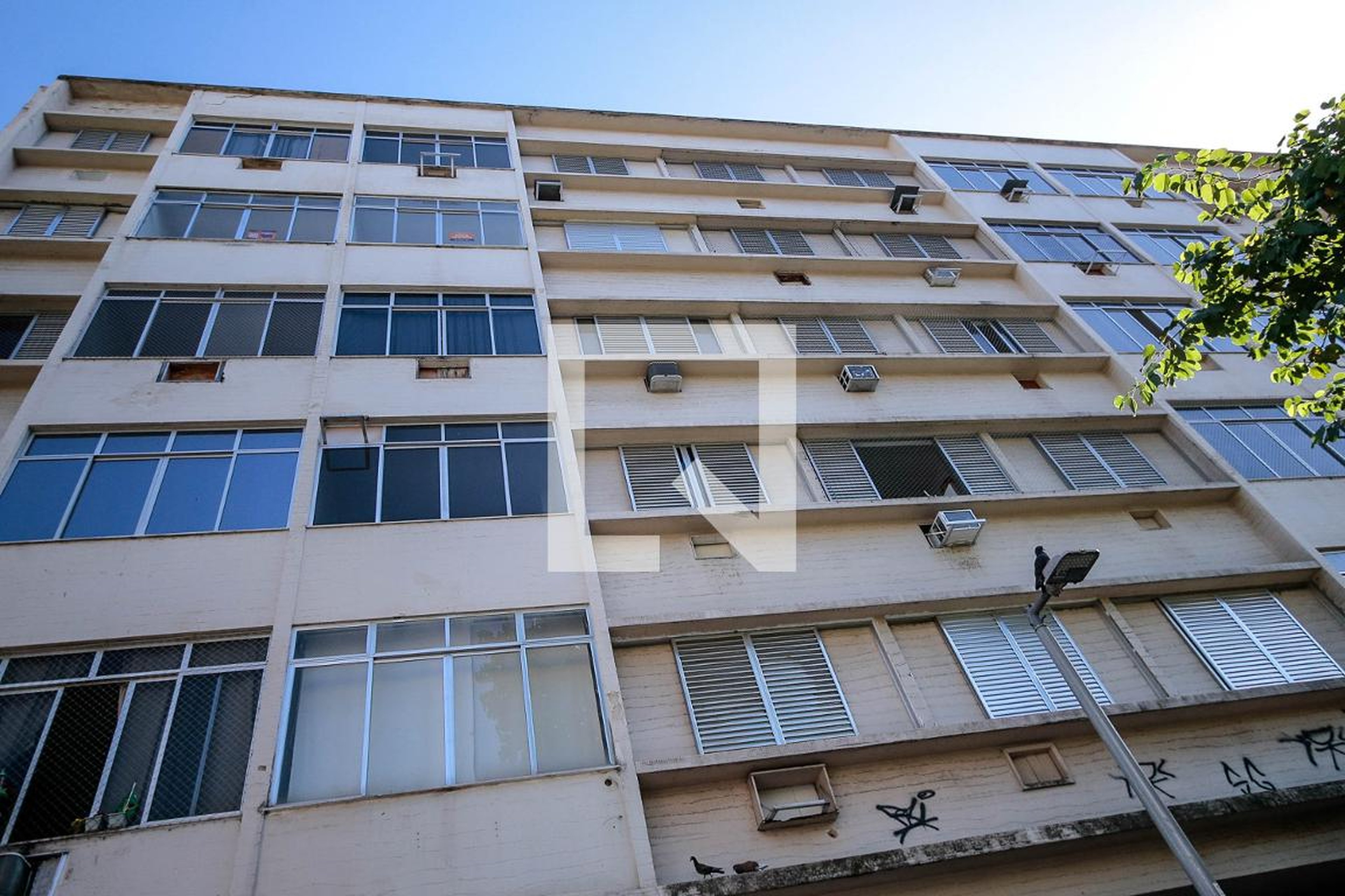 Fachada Condomínio em Rua Dias da Cruz, 2-460