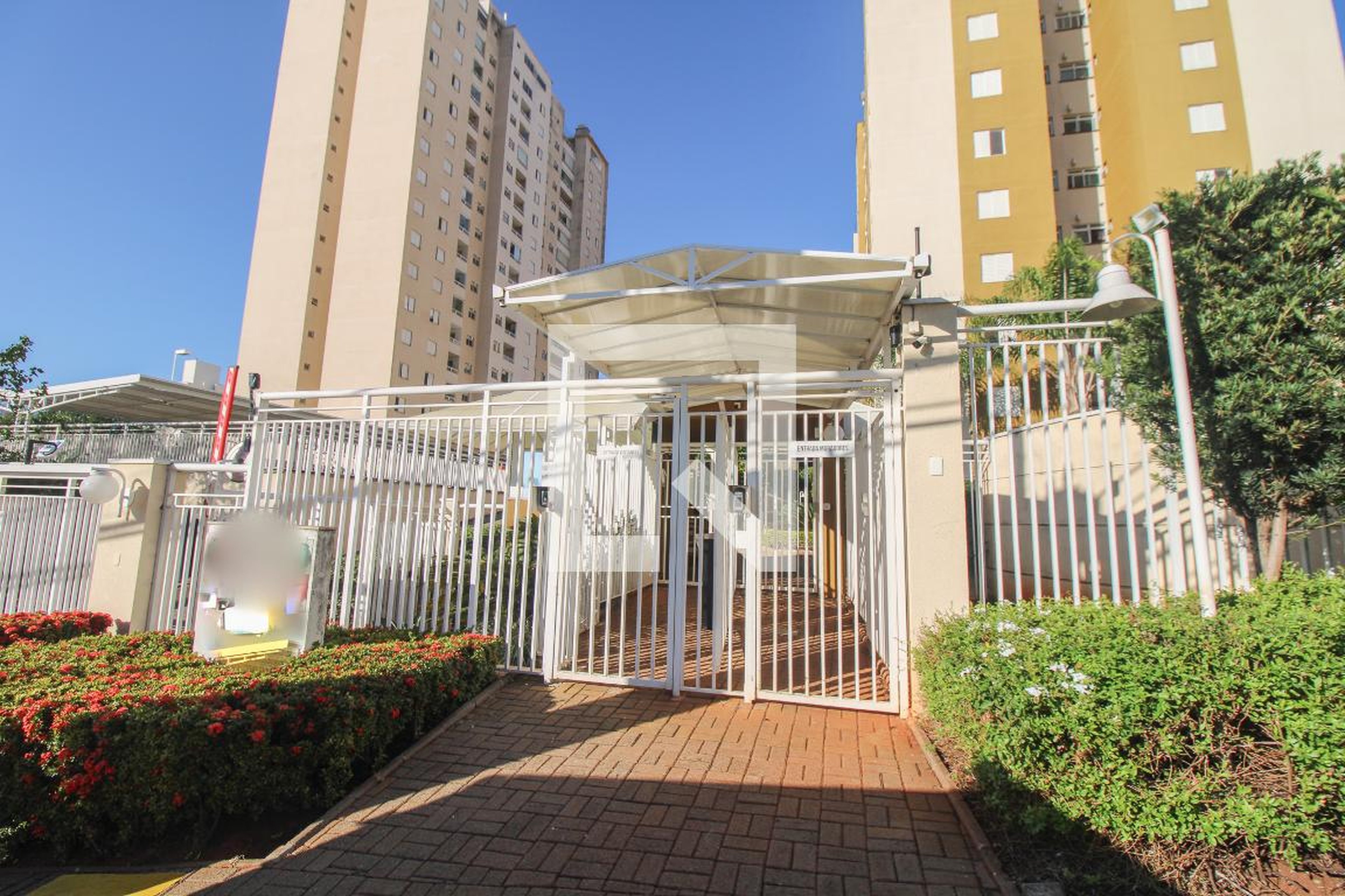 Fachada do condomínio Condomínio ECO WAY