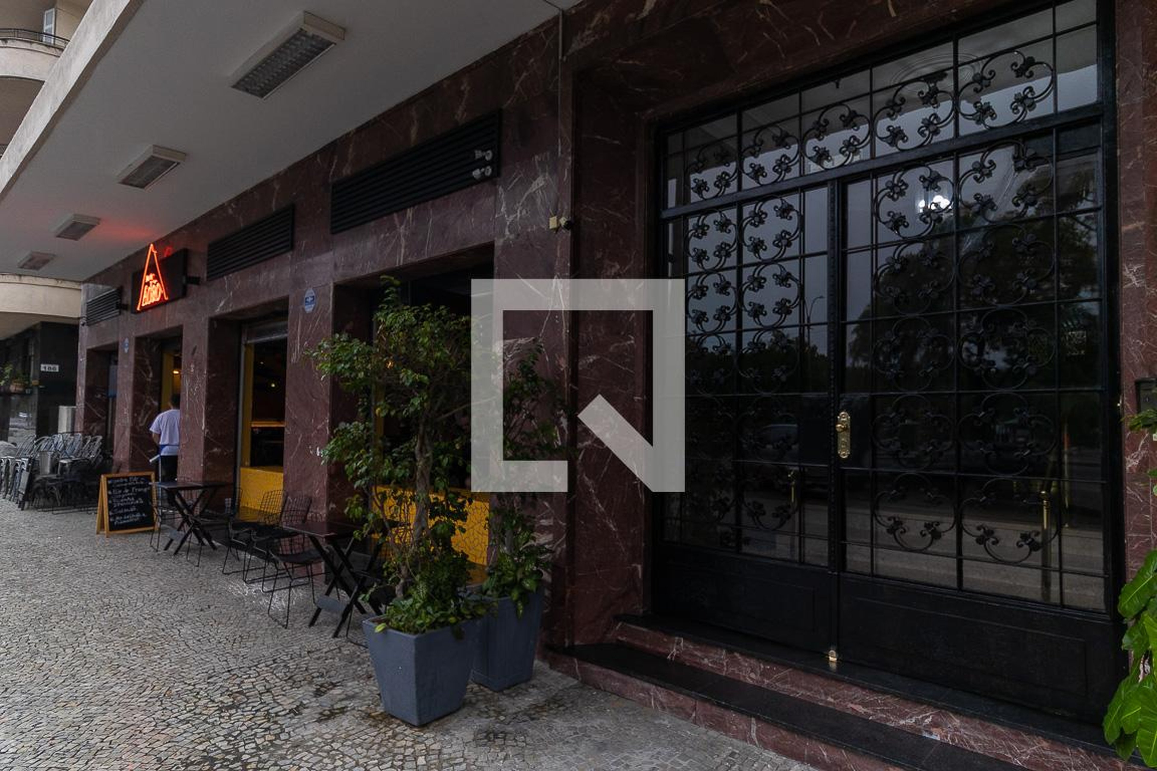 Fachada Condomínio em Praia do Flamengo, 180