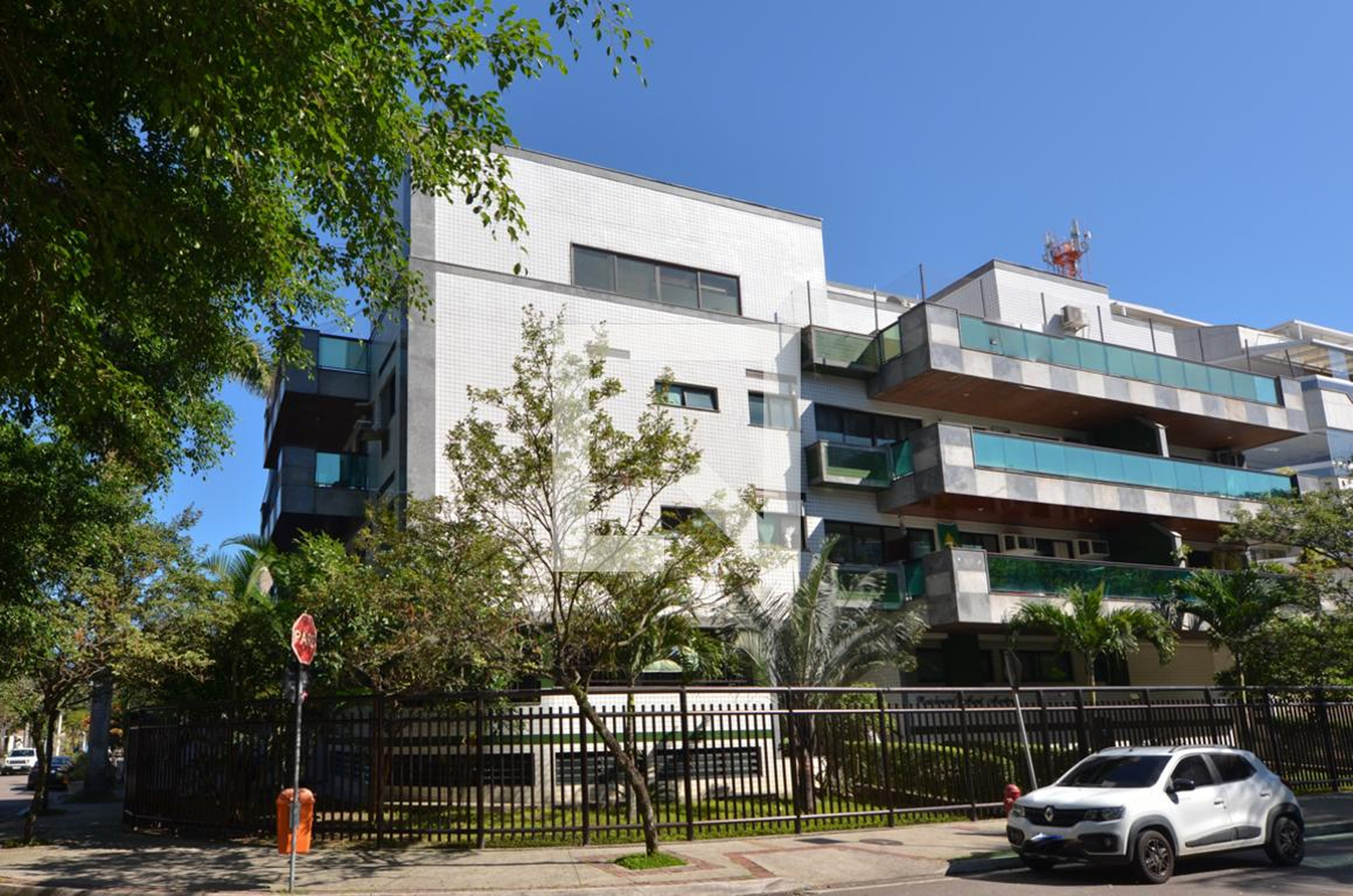 Fachada do Prédio Condomínio Mont Martre