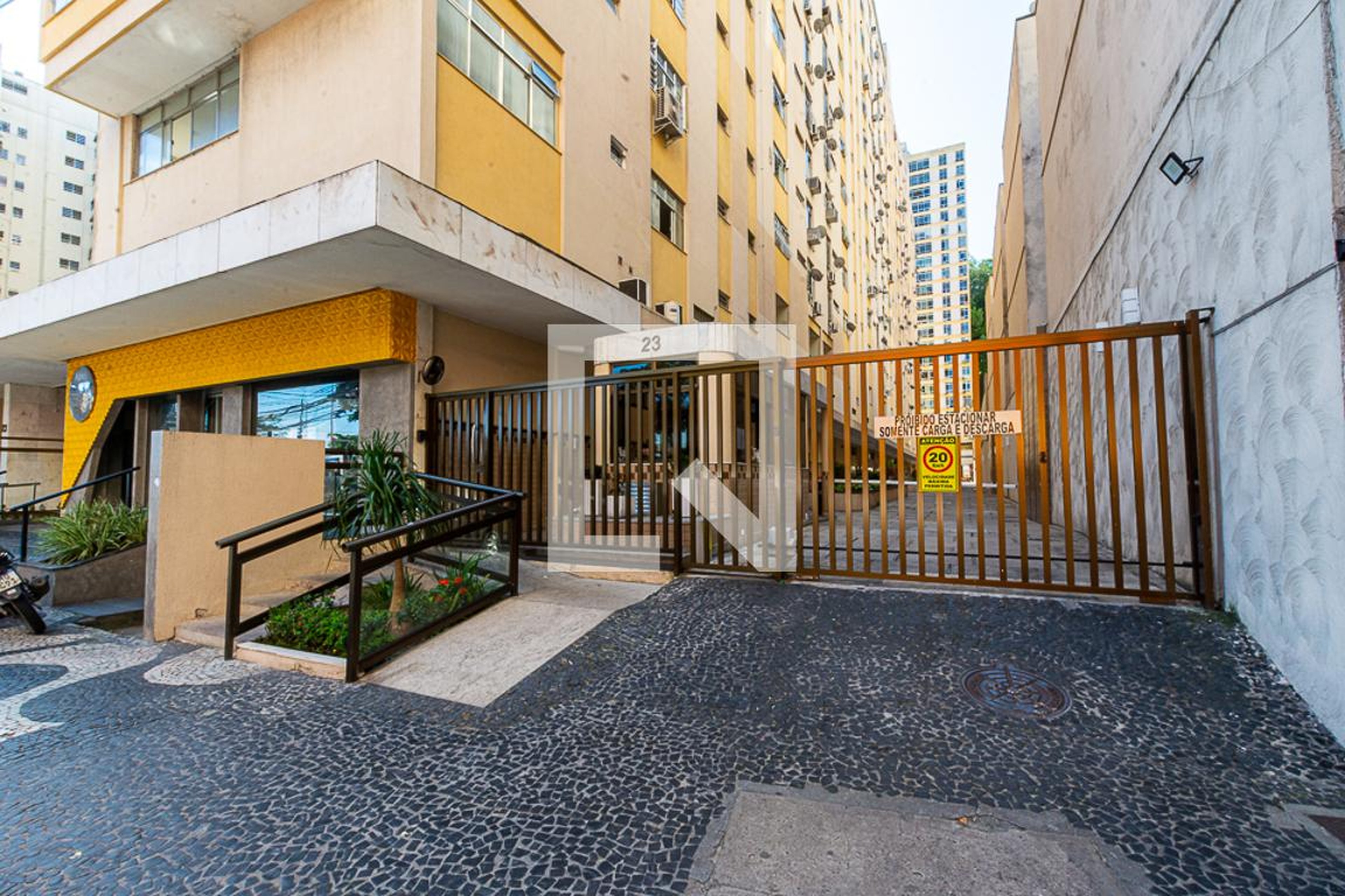 Entrada - Santos Apóstolos