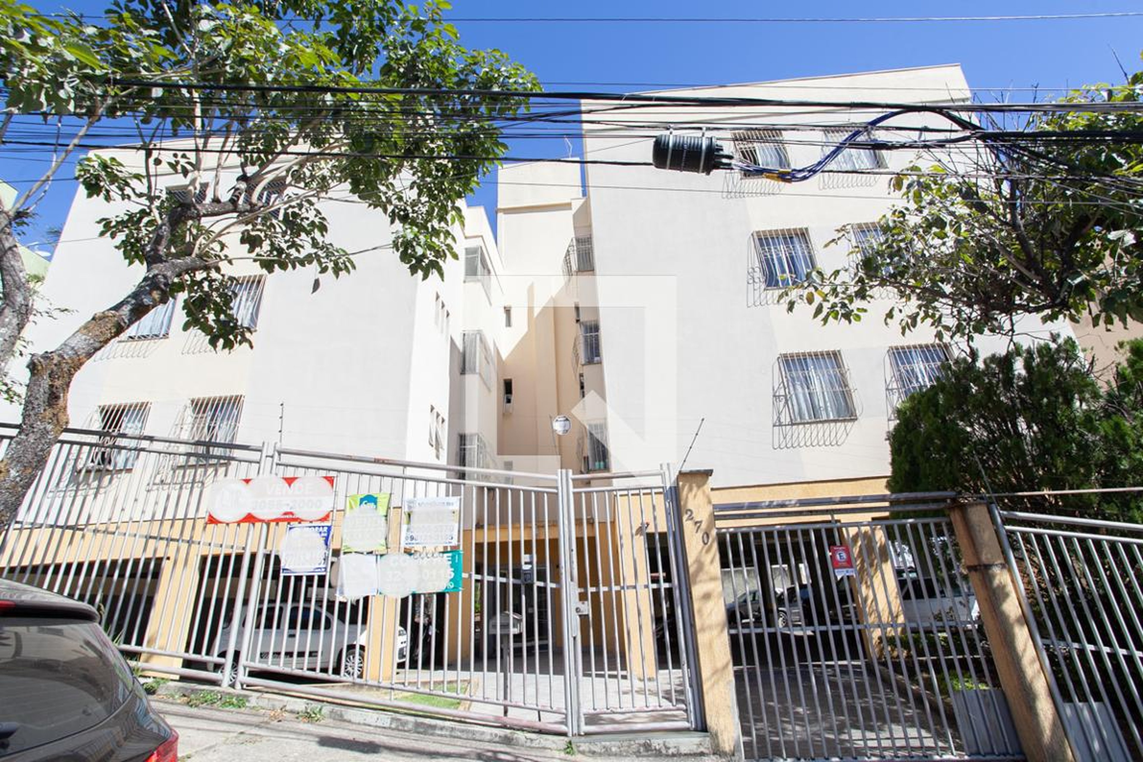 Fachada Condomínio em Rua Geraldo Magela de Almeida, 270