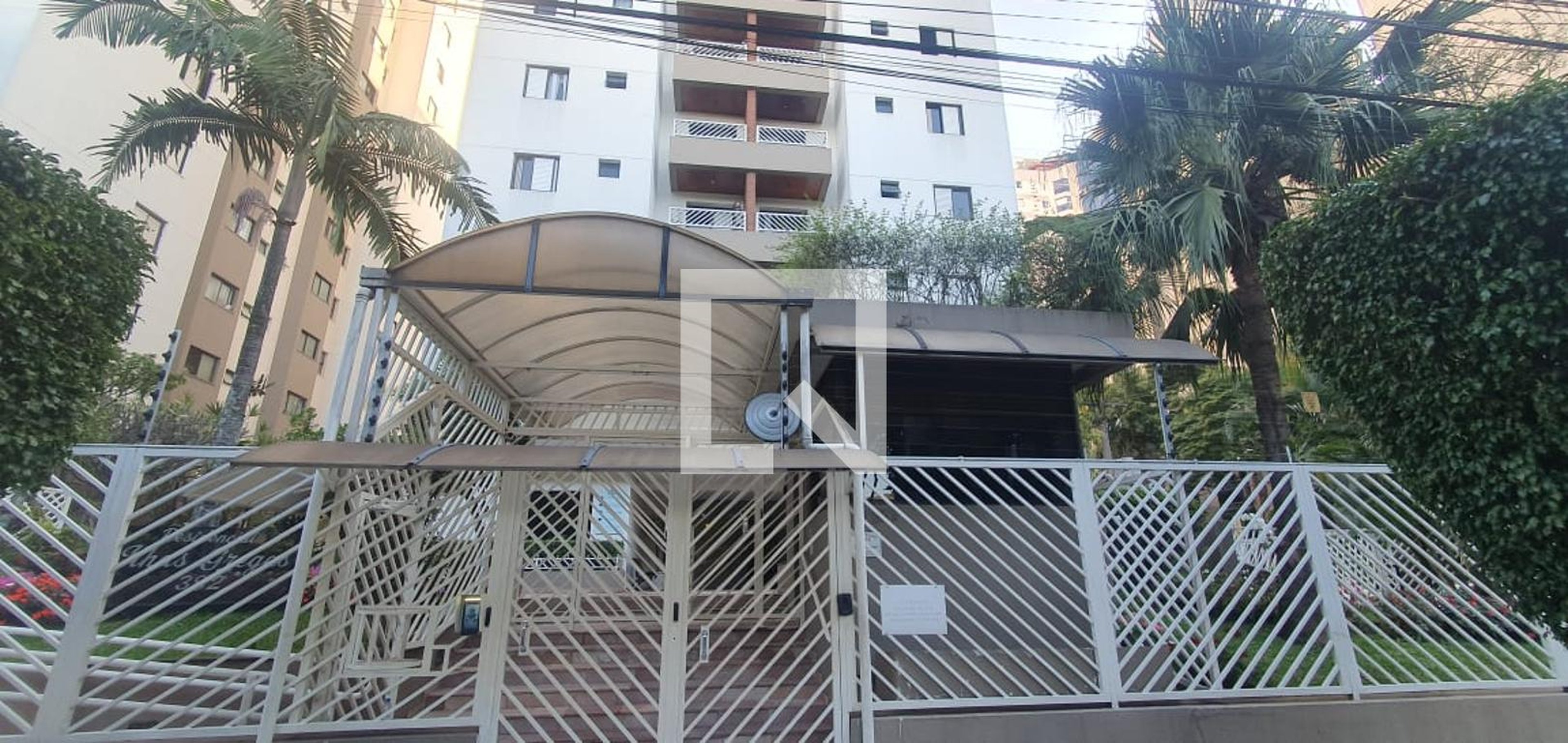 Fachada Condomínio em Rua Apucarana, 385