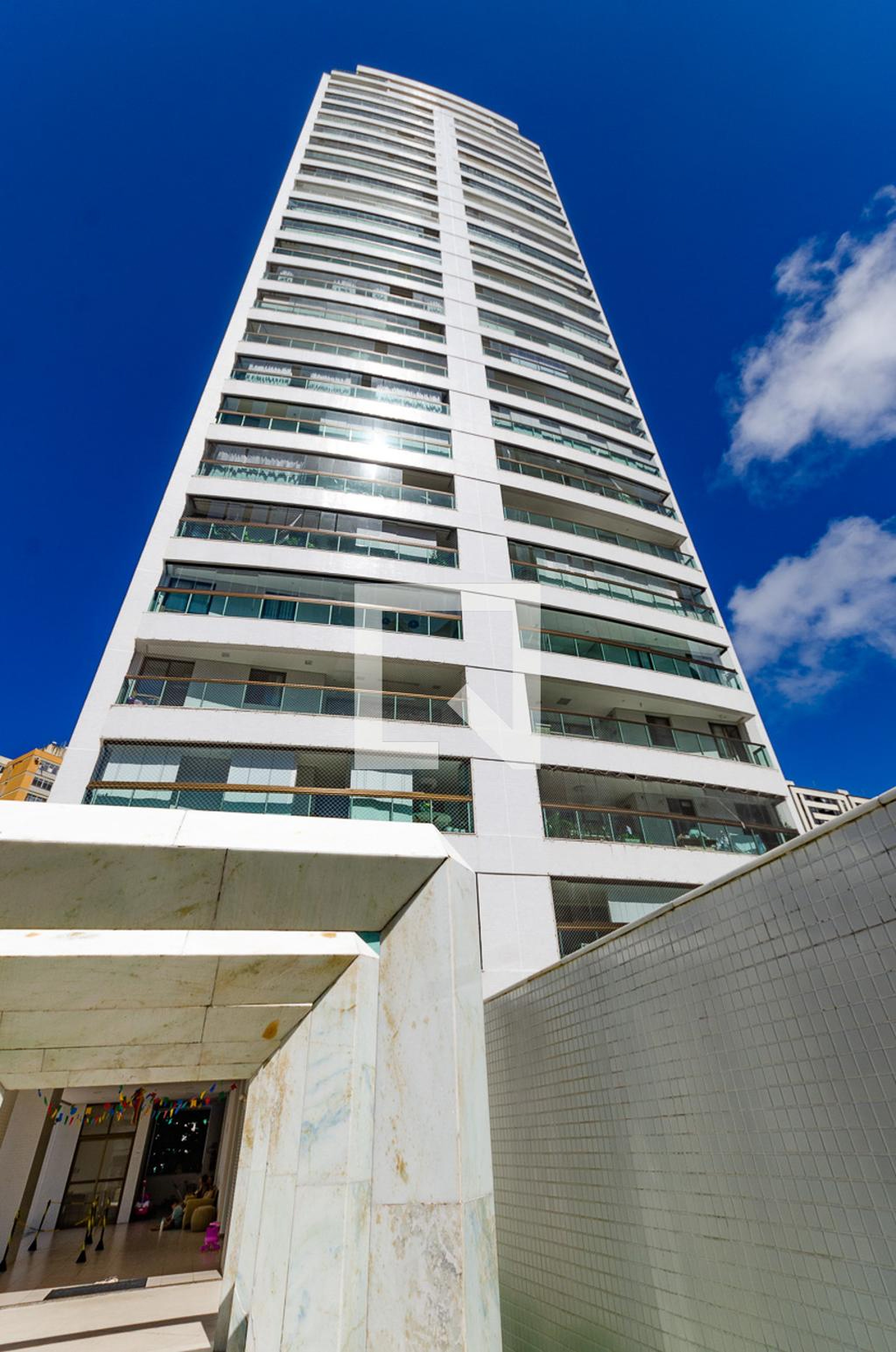 Fachada do Condomínio Condomínio Essencial Flex House