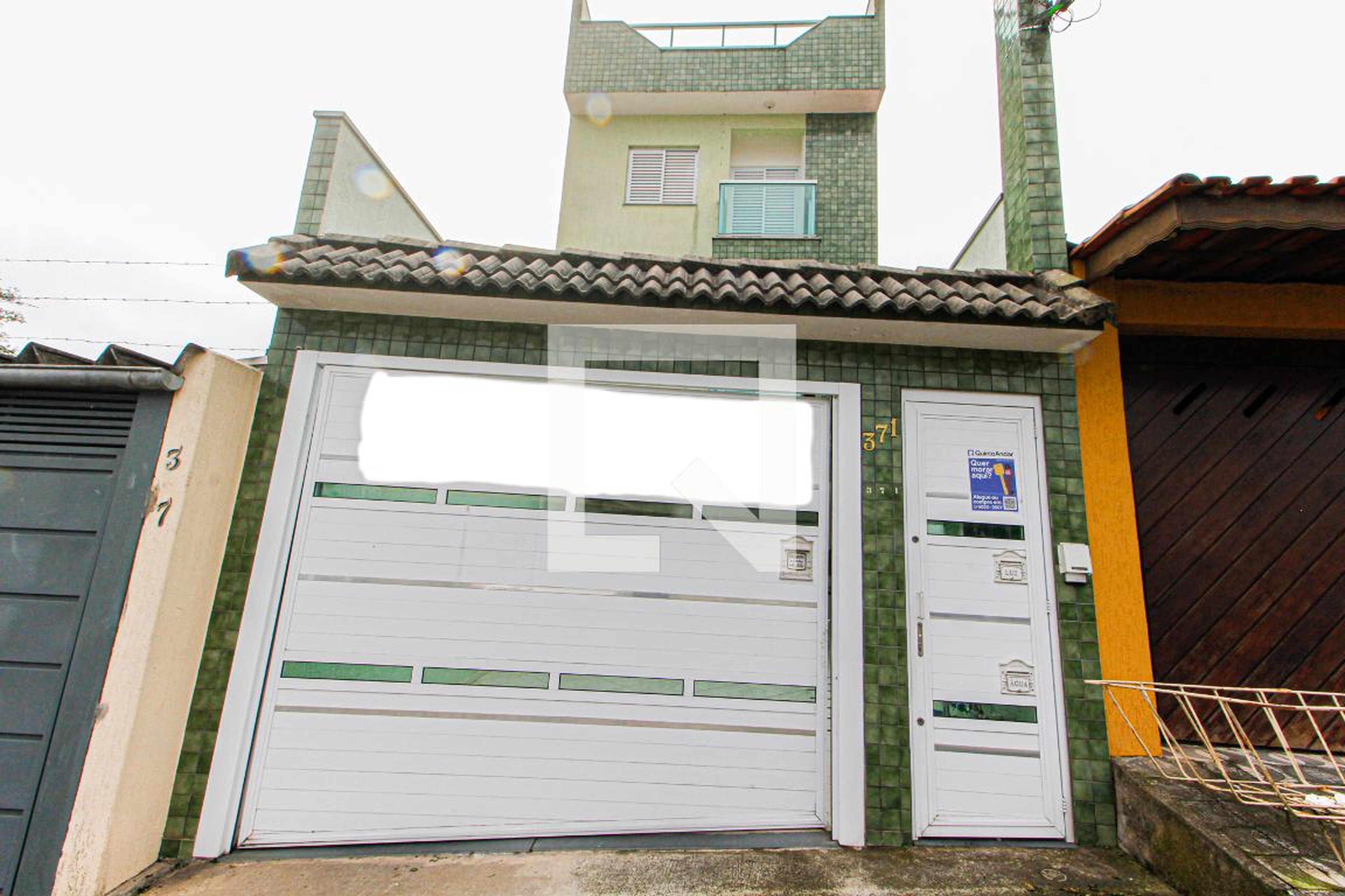 Fachada Condomínio em Rua Agulhas Negras, 371