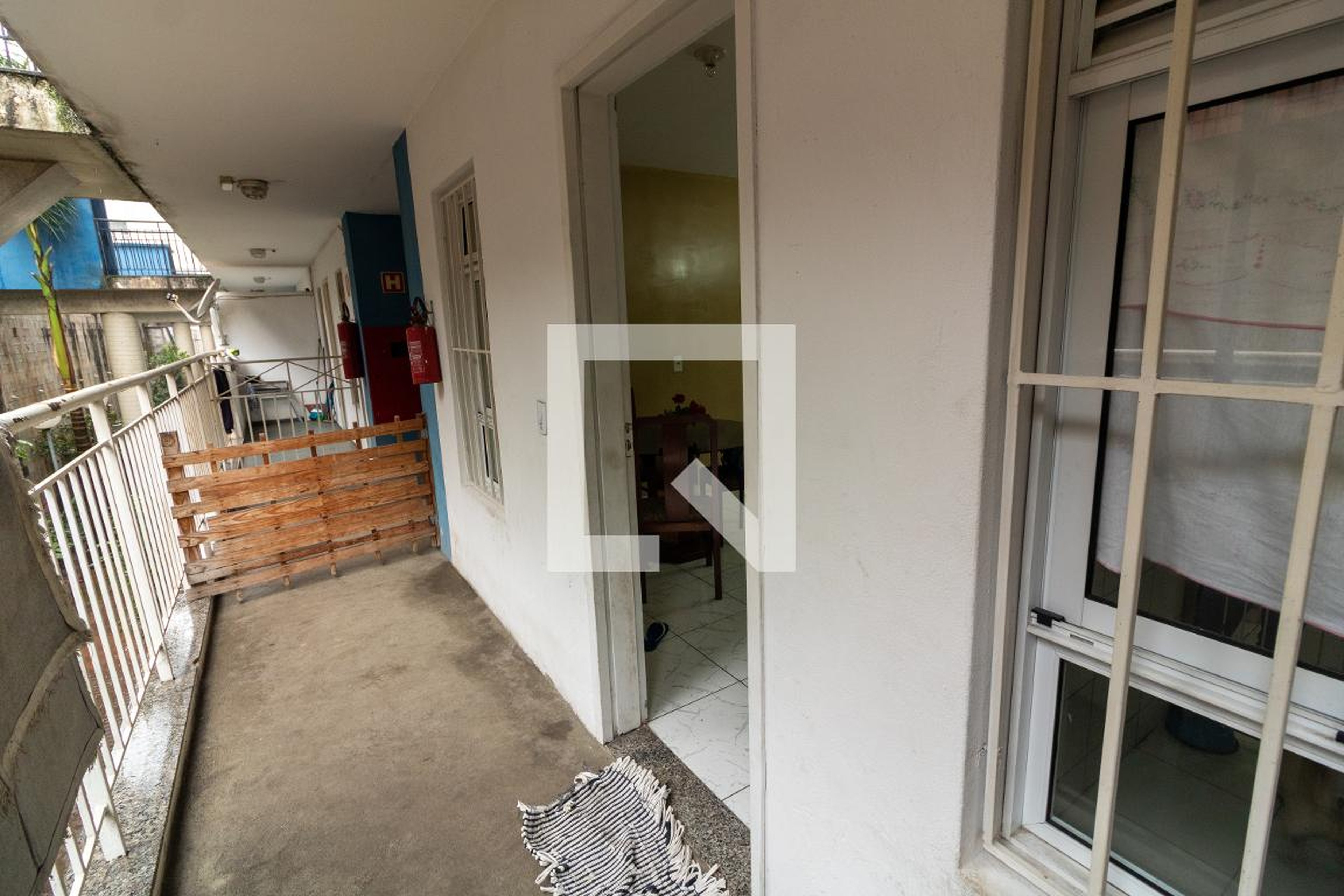 Fachada Condomínio em Rua César Vallejo, 35